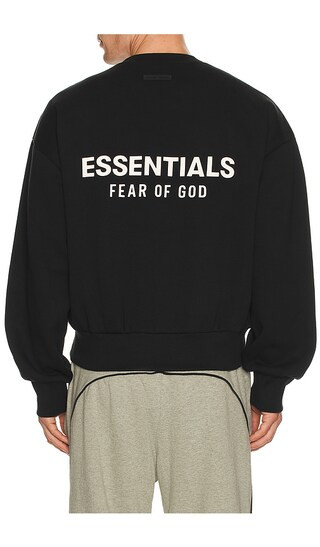 Fleece Crewneck in Black | Revolve Clothing (Global)