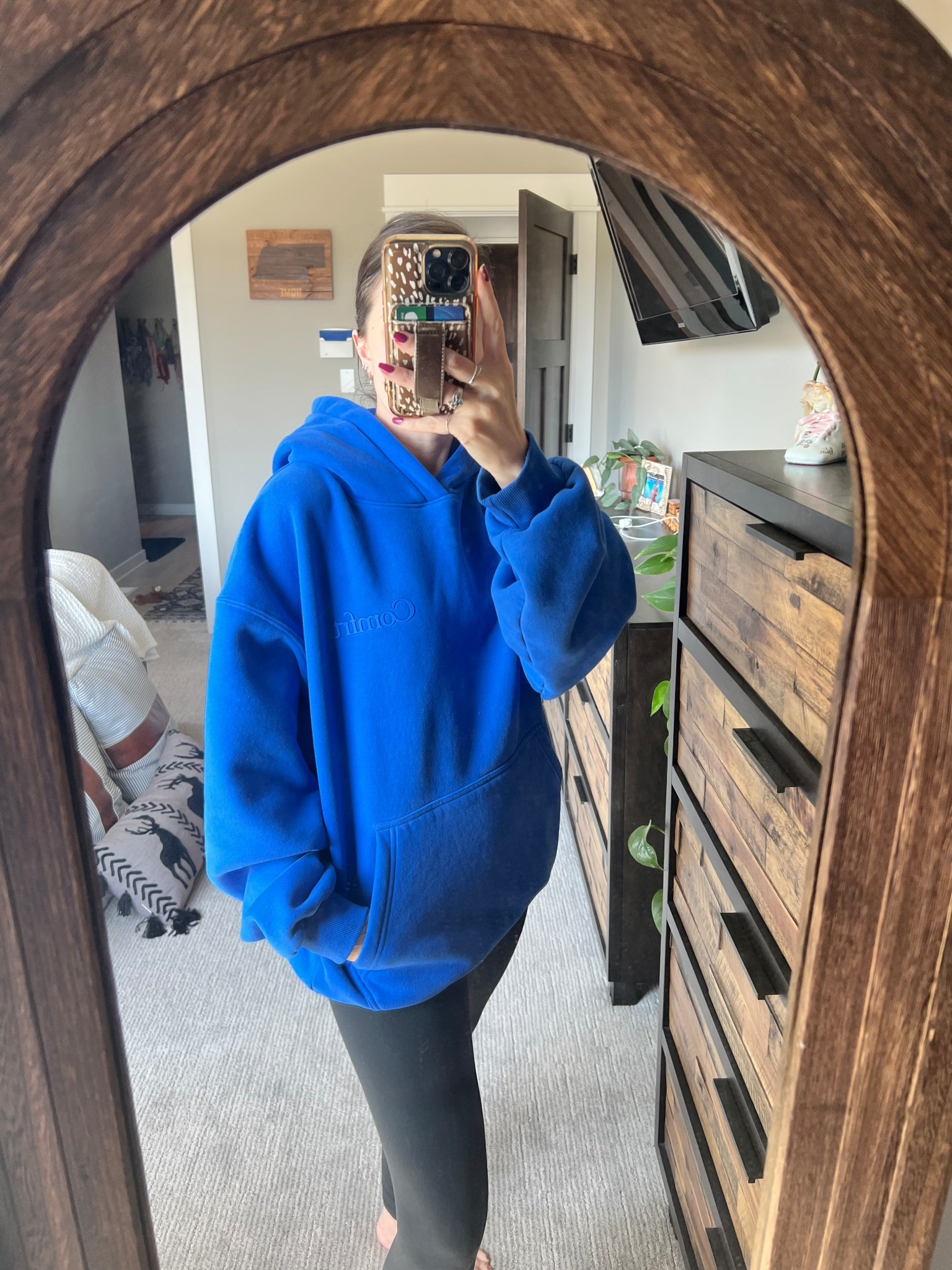 The comfiest cozy blue sweatshirt

#blue #sweatshirt #cozy #comfy #comfrt

#LTKootd #LTKOver40 #LTKgrwm