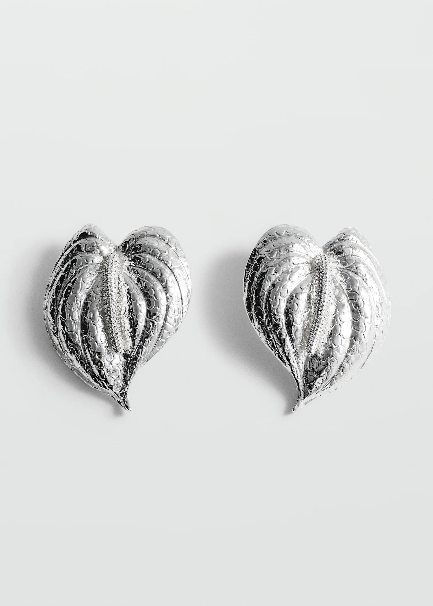 Maxi-leaf earrings | MANGO (UK)