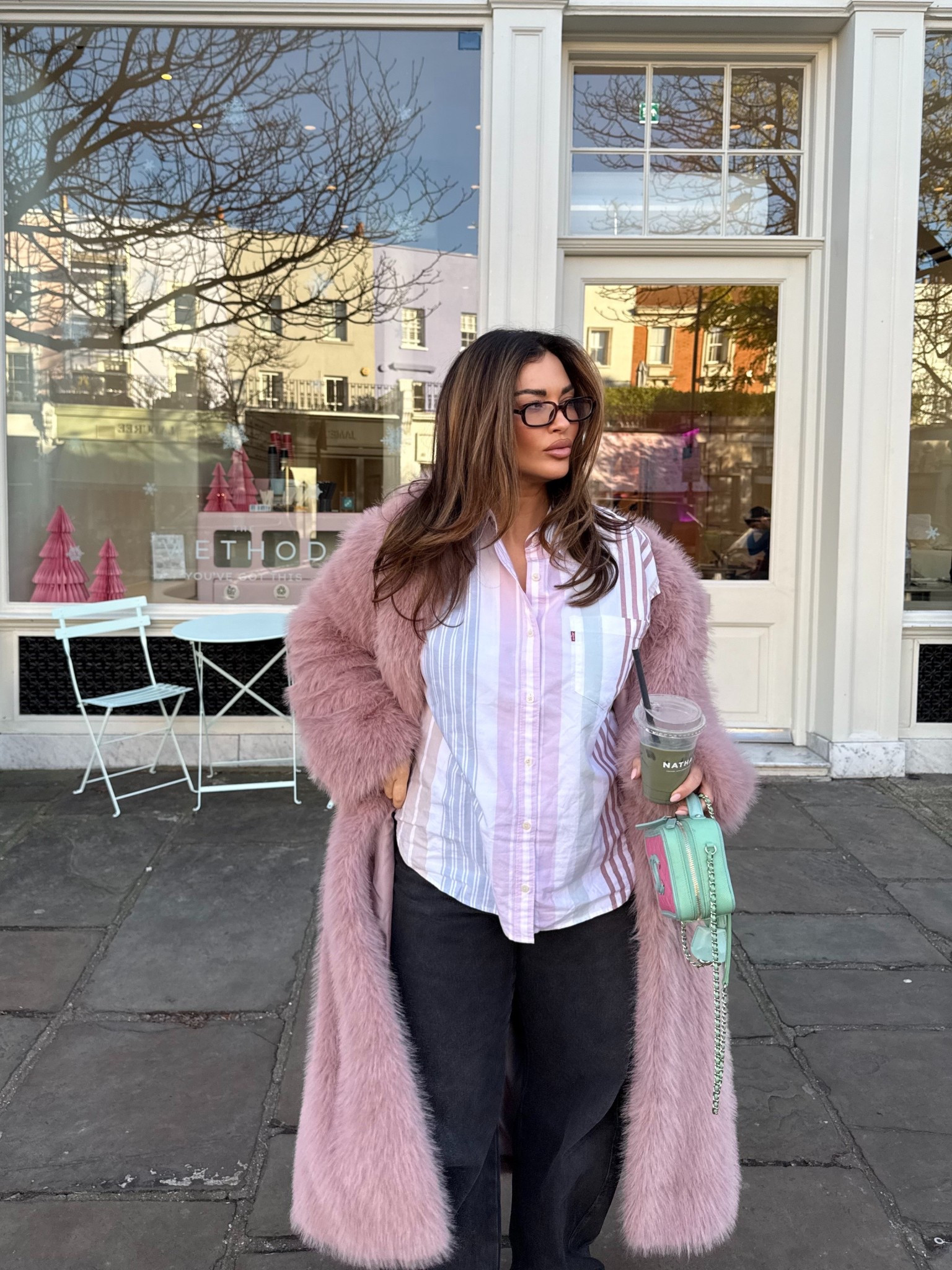  Jeans and a nice top (& coat) — winter edition👖💕❄️
Finding jeans that actually fit is always the hardest task, especially as a midsize gal…but Levi’s are still the classics I reach for.
Timeless, easy, and such a good base for any outfit. And honestly… their non-denim pieces deserve more hype too…this shirt with the barrel leg jeans is such a good combo👌

#LTKwinter #LTKjeans #LTKmidsize