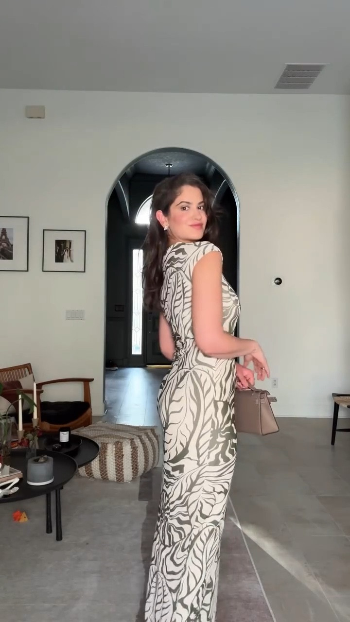 A little day to night fit check after my 7AM-4PM clinic day as a Dermatology PA

Dress is AFRM and it is on sale! 

#LTKSaleAlert #LTKdayinmylife #LTKgrwm