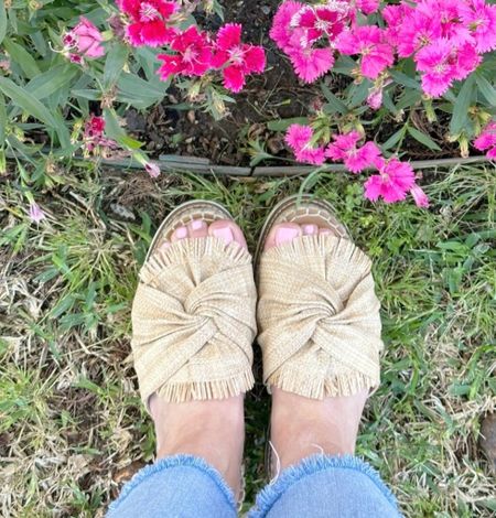 I love my new raffia platform espadrille sandals!

They literally go with everything.

I’ve worn them with jeans, dresses and shorts.

They are so comfortable and are going to be my go-to summer sandal.


#sandal #summersandal #raffiasandal #espadrille #shoes #summershoes



#LTKShoeCrush #LTKSeasonal #LTKOver40