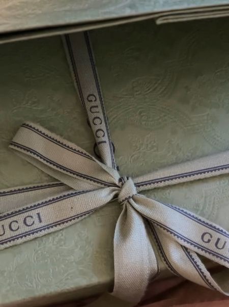….Mother’s Day came early #guccibag I cannot wait to rock this beauty.

#LTKGiftGuide #LTKitbag