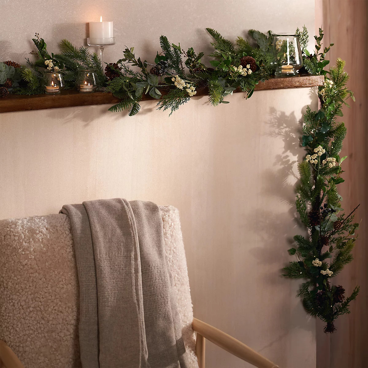 Pre Lit Ultimate Pinecone Garland – 250cm | The White Company (UK)