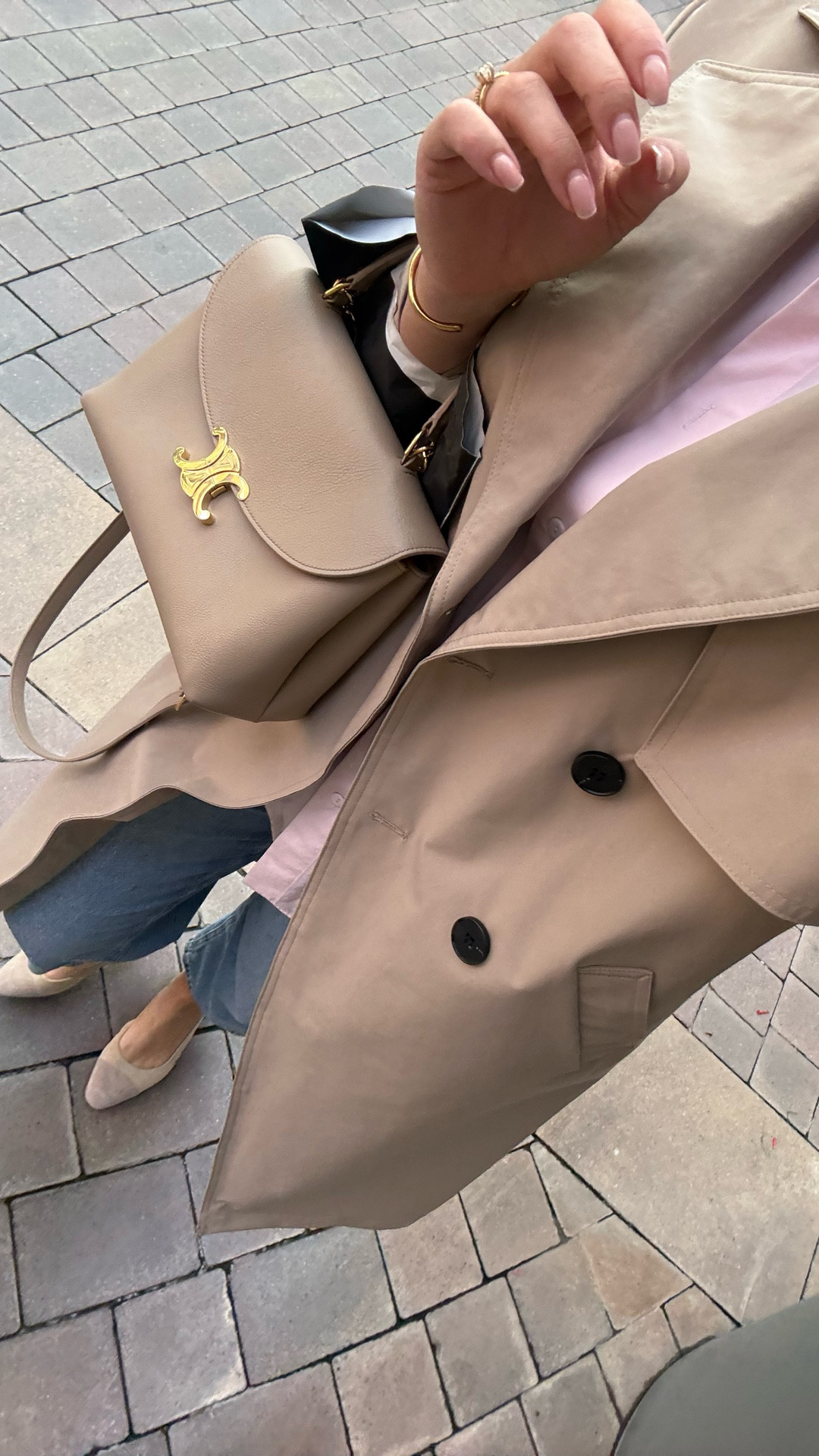 Spring outfit day 6/30
Trenchcoat, raincoat, waterproof trenchcoat, Zara trenchcoat, pink oversized shirt, light blue barrel leg jeans, CHANEL suede ballet flats, Celine nude handbag , spring mid-size outfit, size 12 to 14, wearing size medium in the trench coat ￼

#LTKuk #LTKspring #LTKmidsize