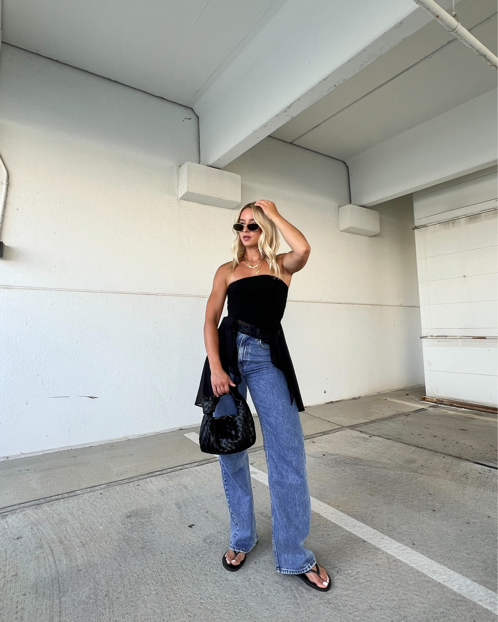 Dinner fit from Thursday night 🫶🏼

Free people outfit, free people tube top, summer fashion trends 2023, late summer outfits, late summer fashion trends, flowy top, tube top, going out tops, dinner tops, dark wash jeans, medium wash jeans, baggy jeans, loose jeans, Abercrombie jeans, abercrombie style, havaianas 