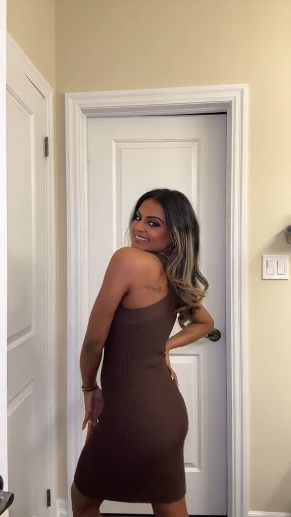 The dress got me feeling some type of way 🤪

Linked on my LTK🤍 (link in bio)

#psimpressionss #browngirl #browndress #aritziahaul #aritziaoutfits #aritziastyle #summerdress #torontocreator #contentcreator #fashioninspo #fashiontiktok #fashionstyle 

#LTKsummer #LTKstyletip #LTKworkwear