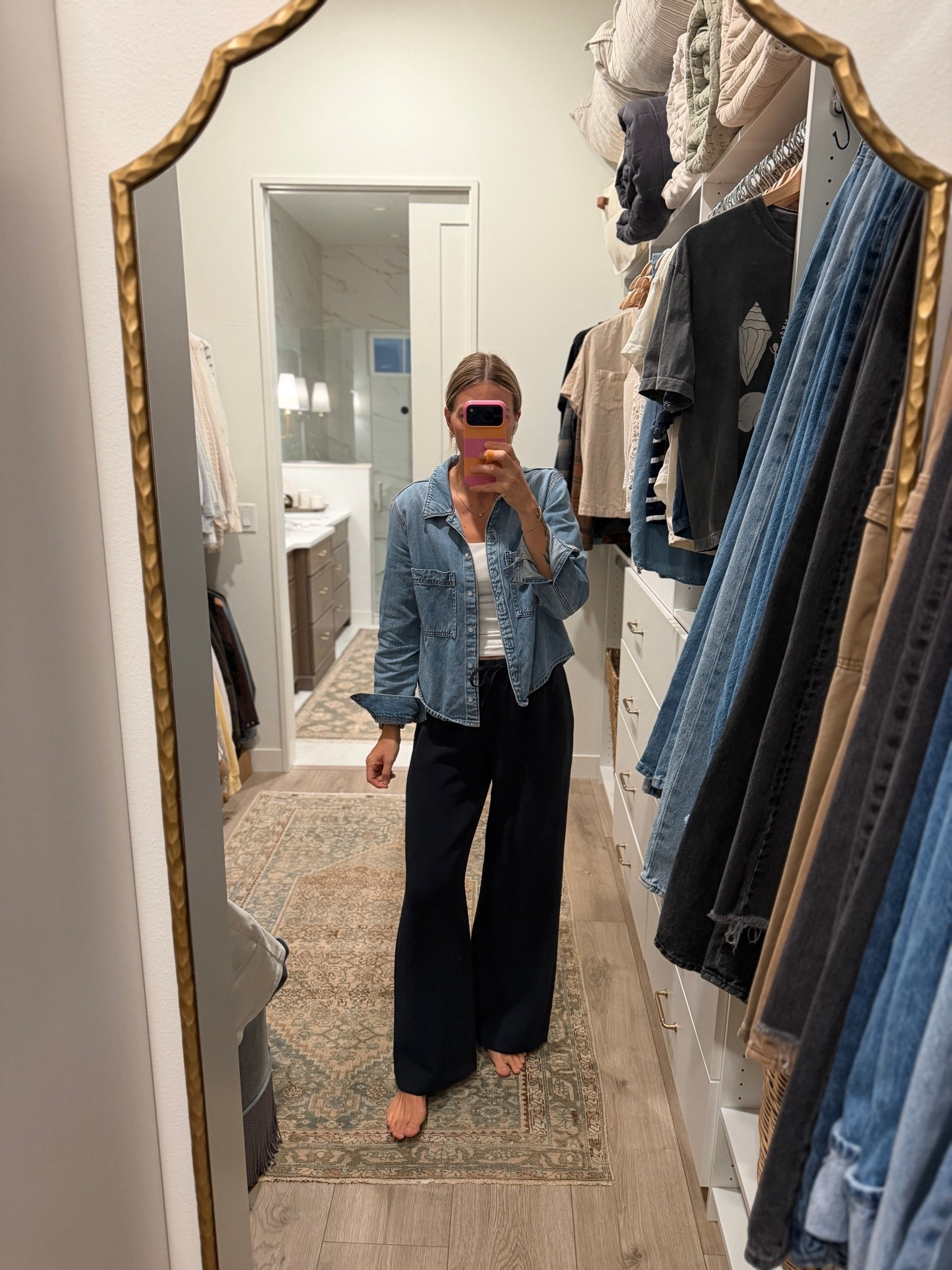I love this cropped denim shirt from target! It’s on sale for $21. I’m wearing a medium easily wear it open or buttoned up. I paired it with the new Aries sleek wide leg pants. ￼