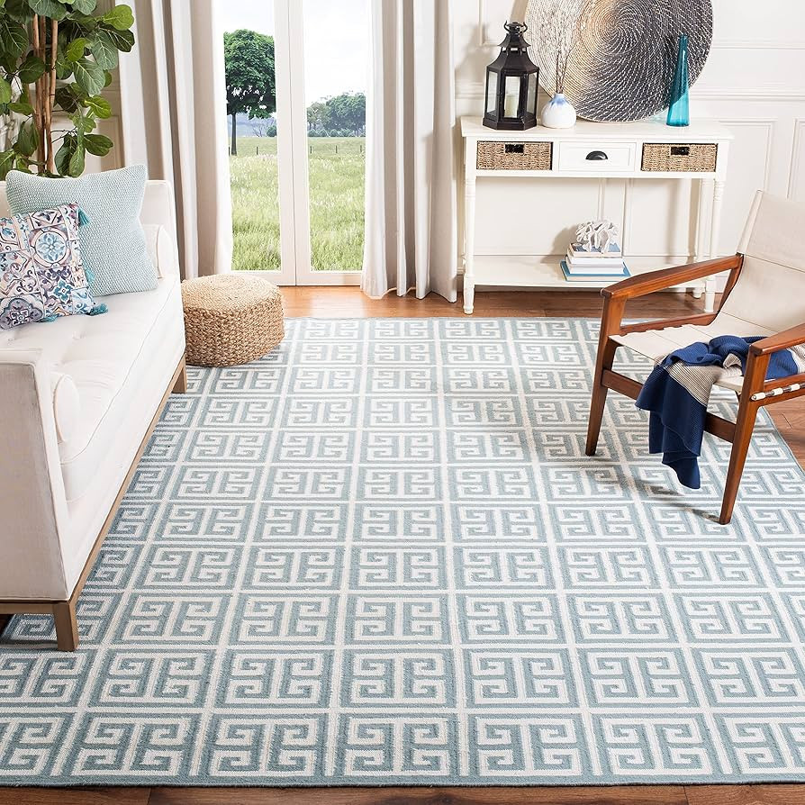 SAFAVIEH Dhurries Collection 8' x 10' Blue/Ivory DHU626A Handmade Flatweave Premium Wool & Banana... | Amazon (US)