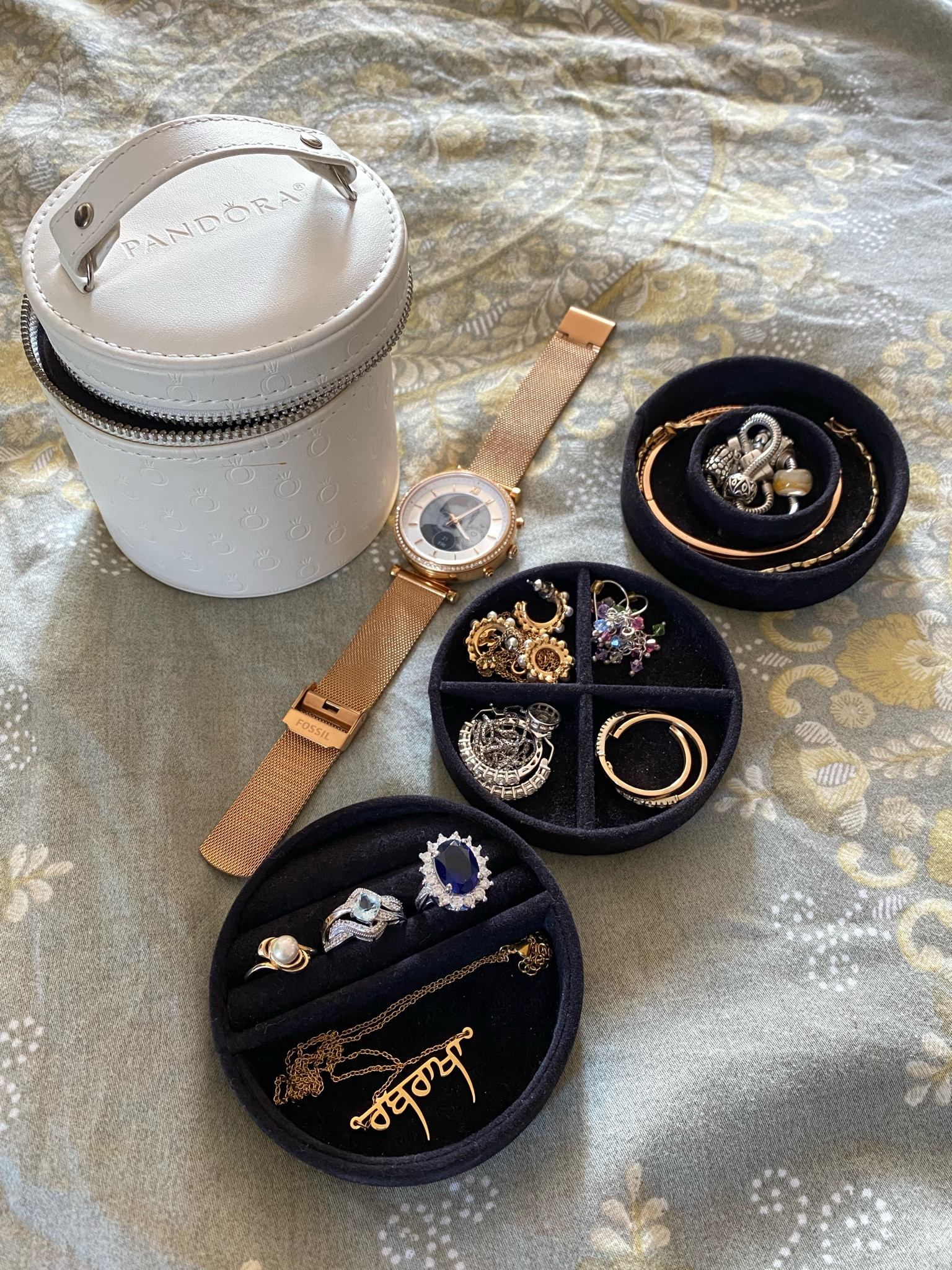 Jewelry box by Pandora

It’s the perfect size for travel, and it keeps my jewelry protected.

#LTKstyletip #LTKhome #LTKunder50