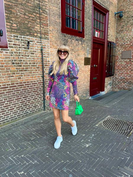 💚💜💚💜💚💜
A little late posting this, but Very Berry is now live on www.cupsofcouture.com 
<link in bio> 

A little fact about the building behind me, which is now a museum, used to be a prison. The Hague’s Gevangenpoort is a former medieval prison and gate on the Buitenhof. 

#LTKfindsunder50 #LTKsalealert #LTKfindsunder100