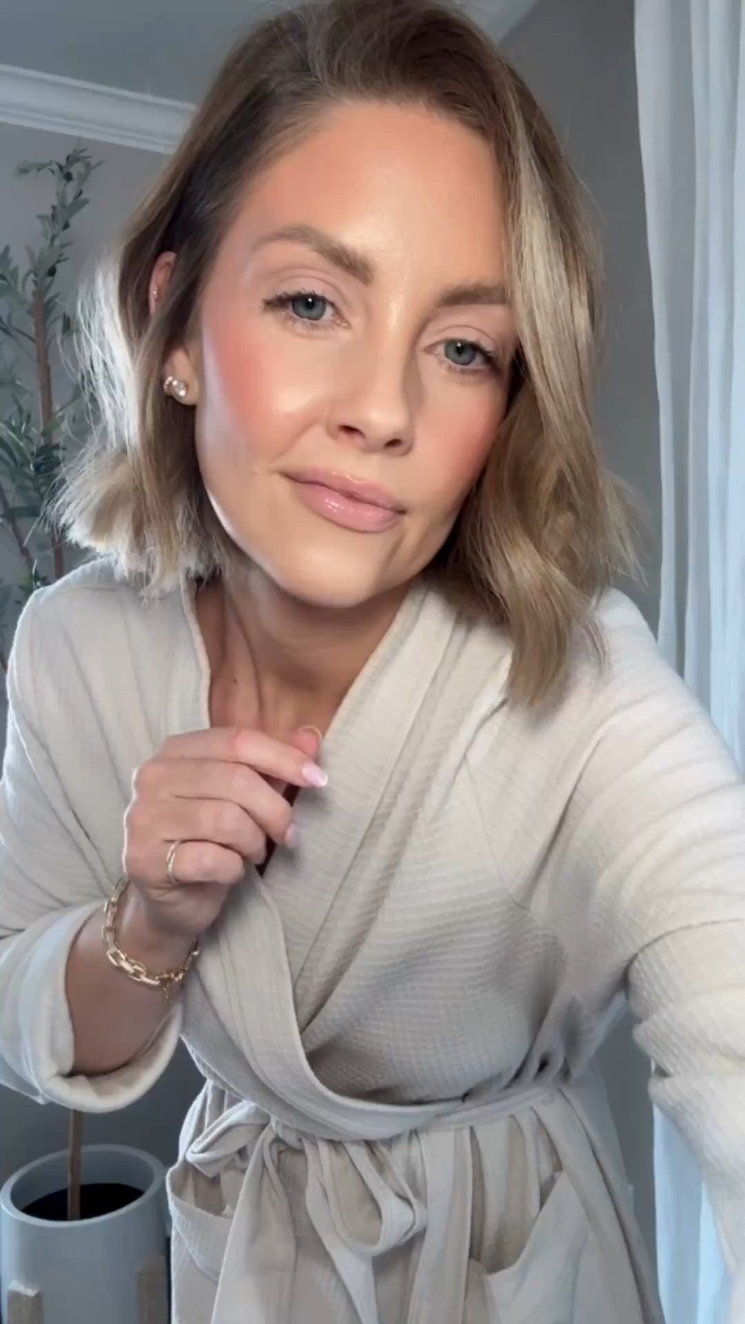 SO happy with this cute little earring! Love how sparkly it is and of course the flat back is so much more comfortable 🙌🏼

Flat back earrings, gold earrings, stud earrings, simple earrings, jewelry, Almostreadyblog, Amanda west 

#LTKValentine #LTKselfcare #LTKBeauty