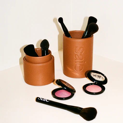 Slip Tint™ Tinted Moisturizer

SHEER COVERAGE, HYDRATION, SPF 35

3857 Reviews
 ADD TO MAKEUP BAG - $38
 | Saie