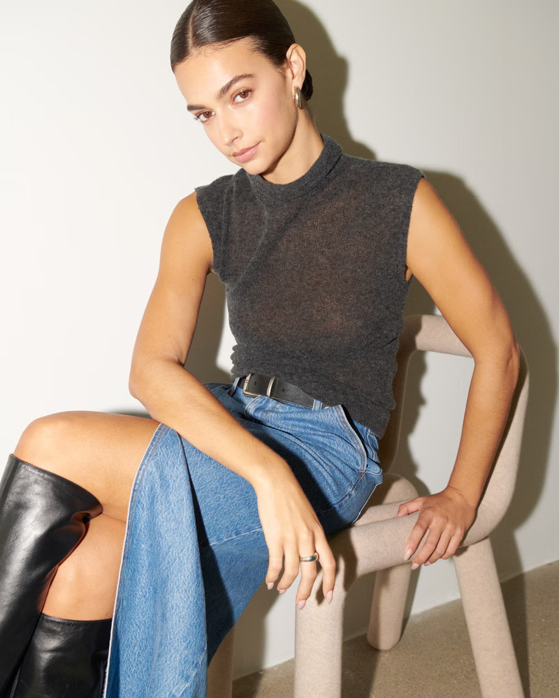 Merino Wool-Blend Sleeveless Mockneck Sweater | Abercrombie & Fitch (US)