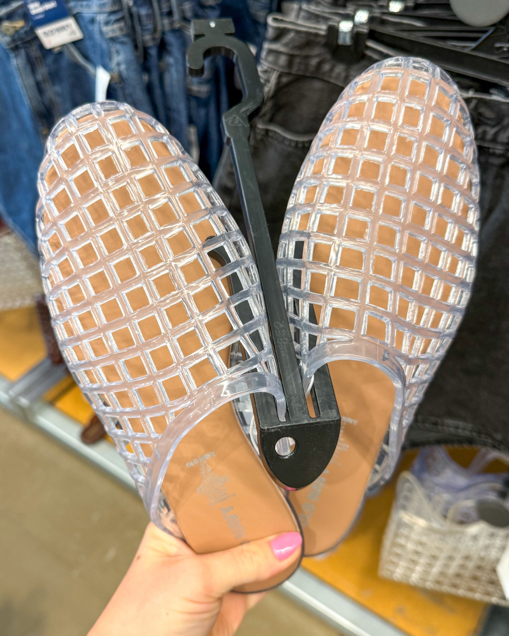 Jelly mules + purses on sale!

#oldnavy #jellyshoes #summerstyle

#LTKgrwm #LTKdayinmylife #LTKSaleAlert