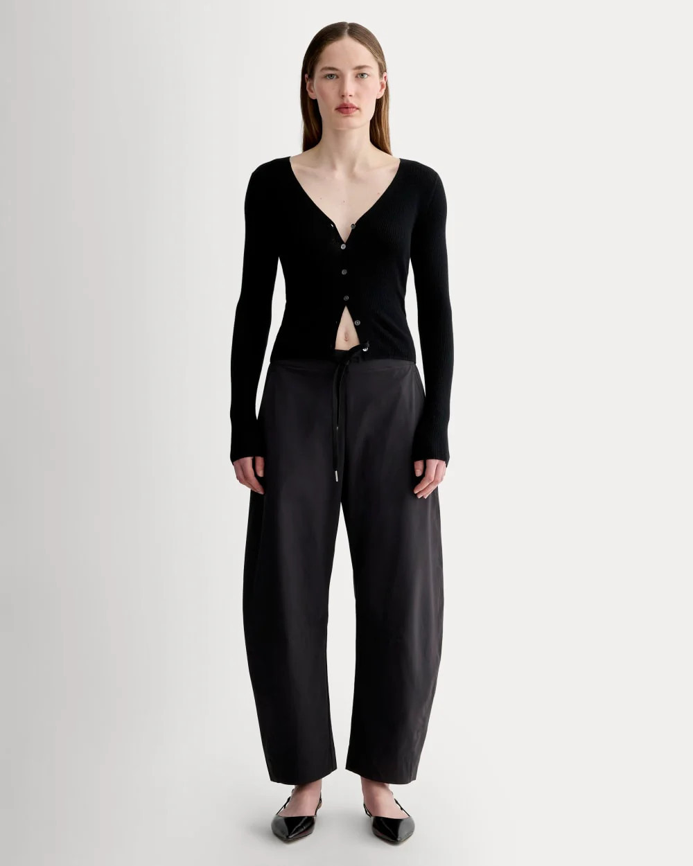 Everlane Anywhere Barrel Pant In Black, Size Small | Everlane