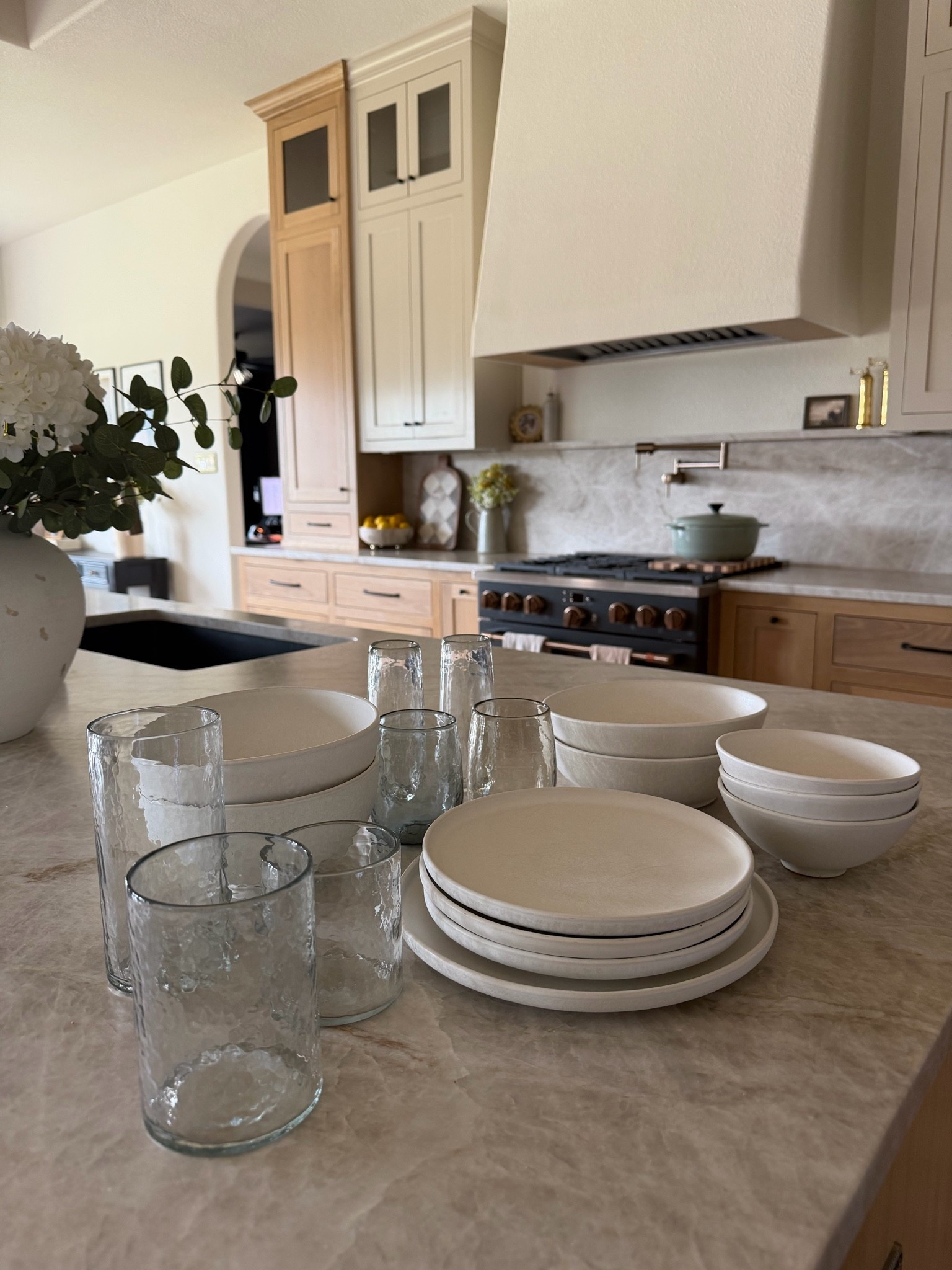 My glazed stoneware dinnerware and hammered glassware are two of my FAVORITE finds because they’re stunning, but also actually functional. 🤌🏼 They also come both in different earthy colors!  

The dinnerware has the prettiest organic, elevated look with unique speckling throughout and I love how many pieces there are. You’ve got your traditional dinner and salad plates, but also THREE different bowl sizes with different depths and widths depending on what you’re serving , plus matching mugs. And yes, it’s dishwasher safe. 🙌🏼

The hammered glassware is just as good. Highballs, goblets, medium glasses, old-fashioned glasses, stemless wine glasses, stemless champagne flutes… basically every glass you could possibly need.

AND I just discovered they make hammered margarita glasses too and they’re currently on sale for less than $3 a glass. You can get an 8-piece margarita set for under $25.

Immediate add to cart. 😂🛒

Linked all of my dinnerware and glassware here!