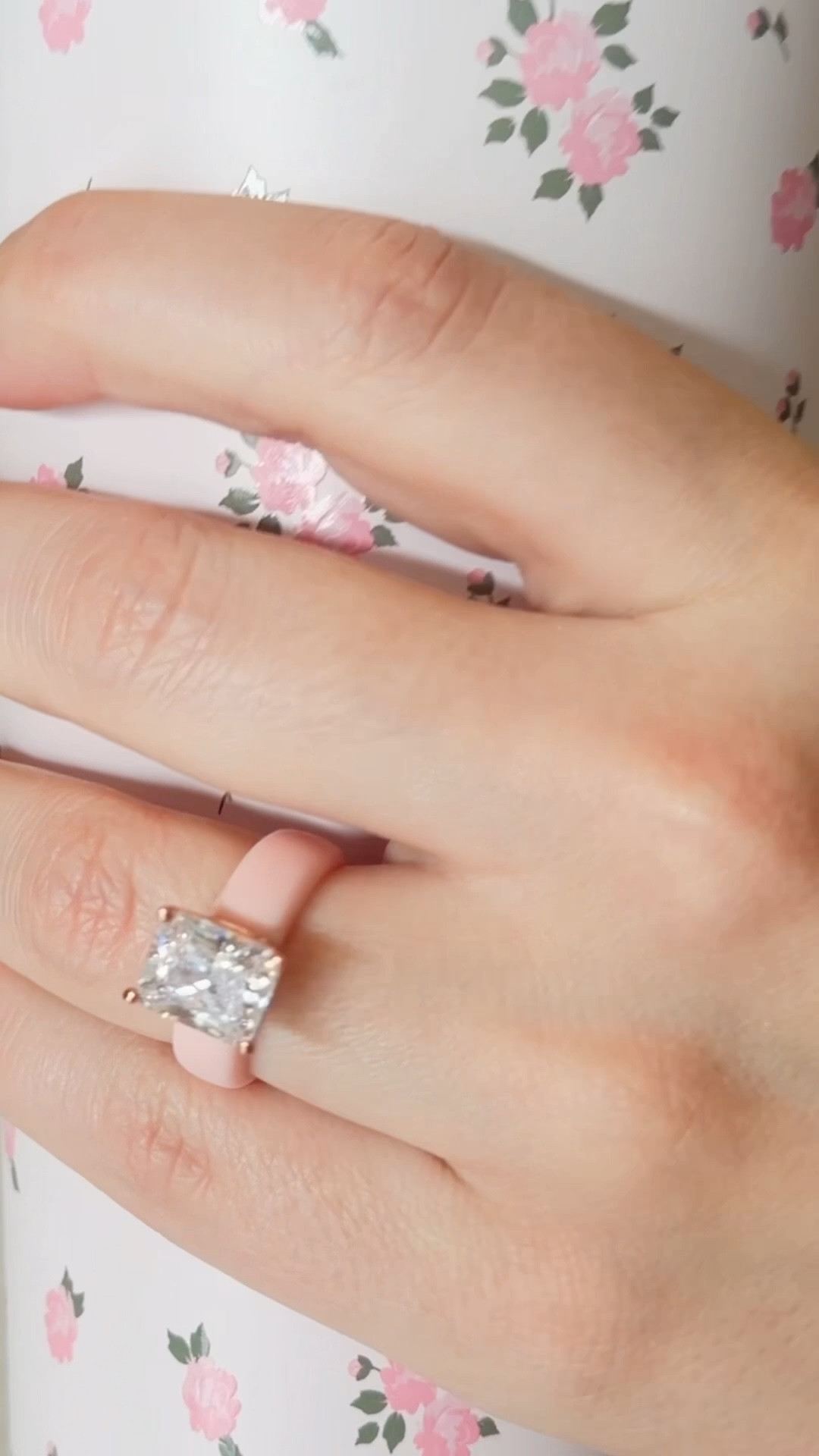 gym girlies here’s your ring!! silicone and flexible!! also fabulous if you travel and fingers swell this is so comfortable - many styles to check out 

#LTKValentine #LTKOver40 #LTKTravel