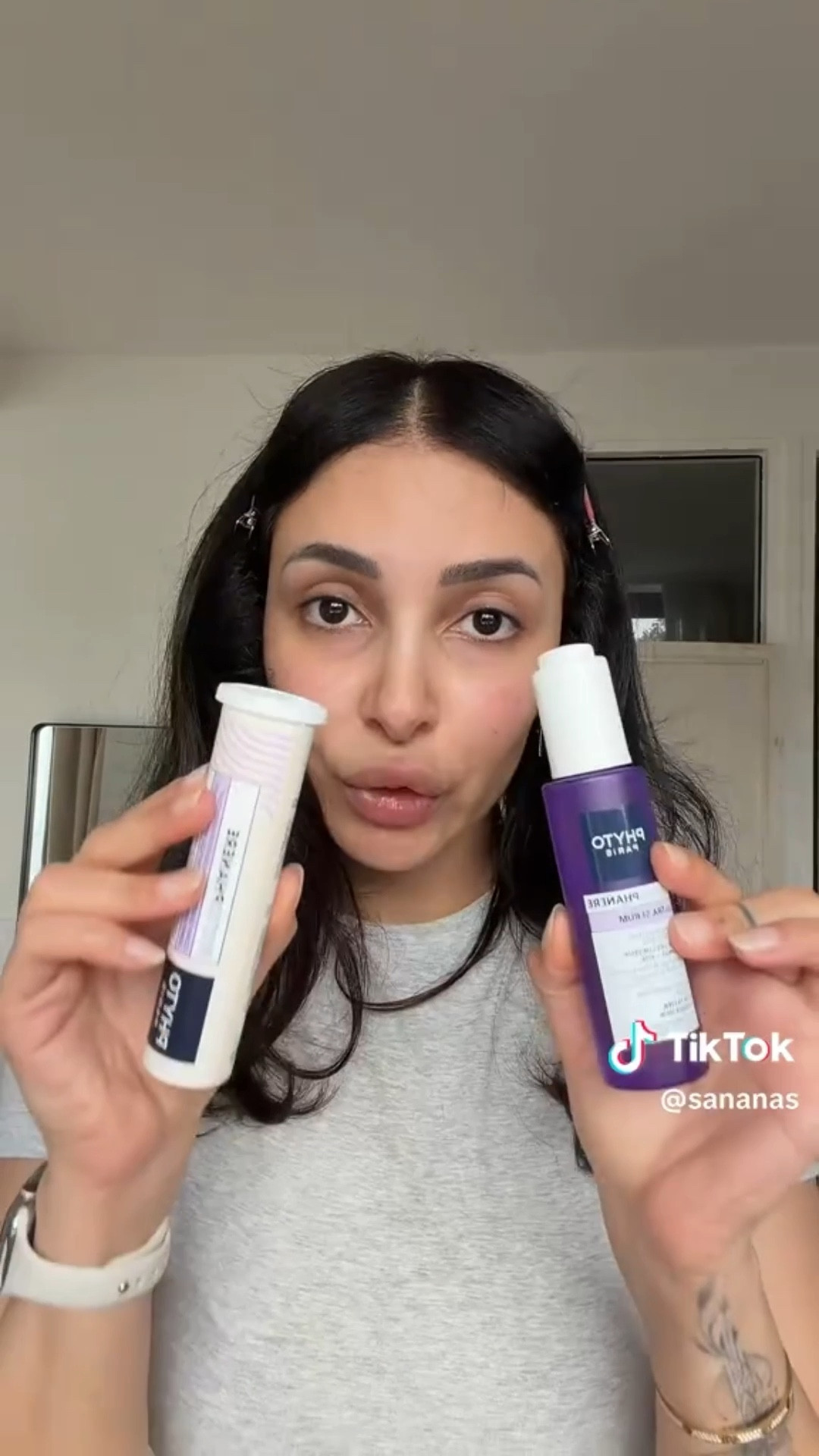 1 an que je garde le secret et que j’utilise Phytophanere !J’ai utilisé l’Ultra Sérum pour agir de l’extérieur et les Compléments alimentaires cheveux et ongles pour agir de l’intérieur. Résultat ? J’ai plus de cheveux sur 10cm au moins, et j’ai une superbe longueur ! J’ai enfin des cheveux qui ont poussé vite et forts !
J’étais déjà convaincue par les gélules mais là je suis fan @Phyto Paris !

Avec le code SANAA vous aurez -20% sur tout le site phyto.fr (hors kits et coffrets) et la livraison offerte !

#LTKfrance #LTKbeauty