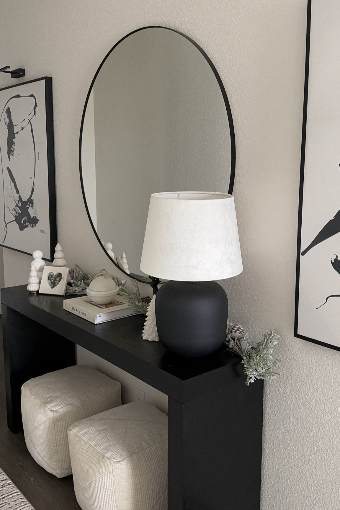 christmas entryway decor🎄🤍

#LTKSeasonal #LTKHoliday #LTKhome