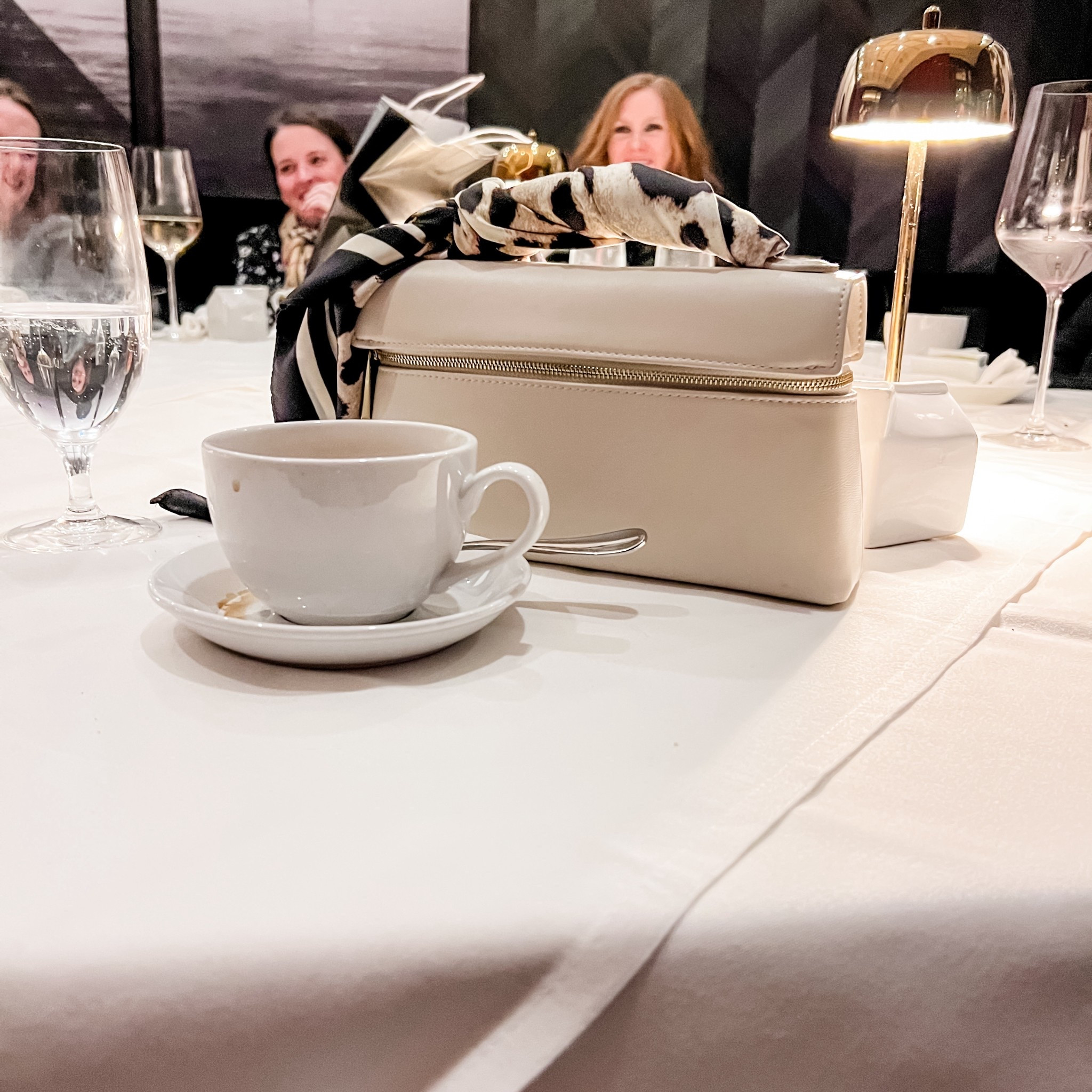 👜🤍

#LTKOver40 #LTKmomlife #LTKFindsUnder100