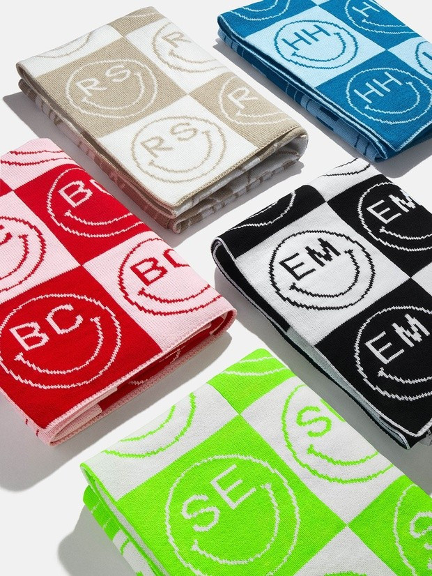 The Alpha Blanket: All Smiles | BaubleBar (US)