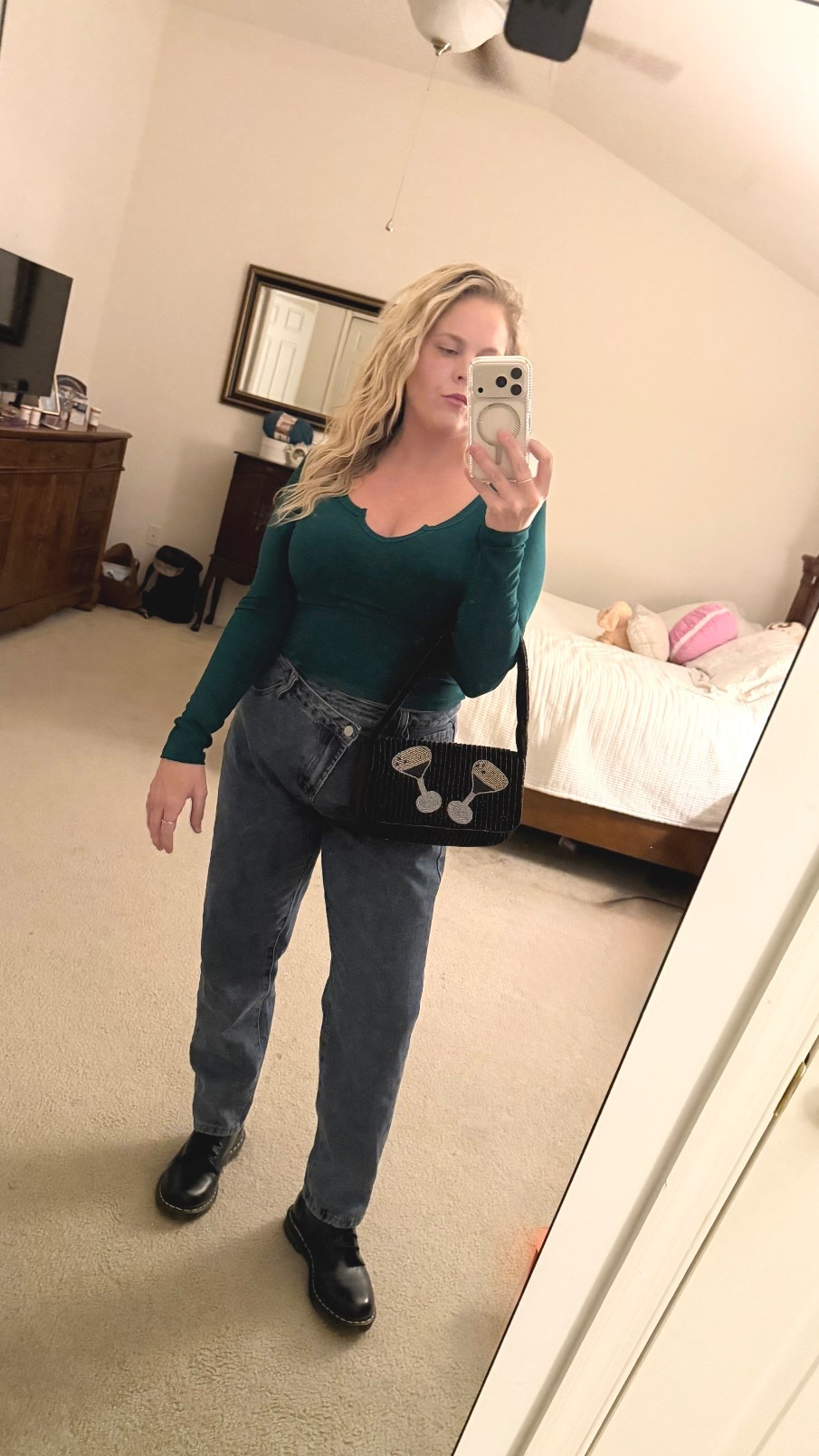 This espresso martini purse is now a staple in my closet for happy hour or to pair with a nice dinner outfit 🍸 

#LTKootd #LTKWomen #LTKHandbag #Espresso #Martini #CrossoverJeans #DrMartin #DrMartinWomens #BlackBoots #WomensFashion #HappyHour #Purse #Beaded

#LTKFindsUnder50