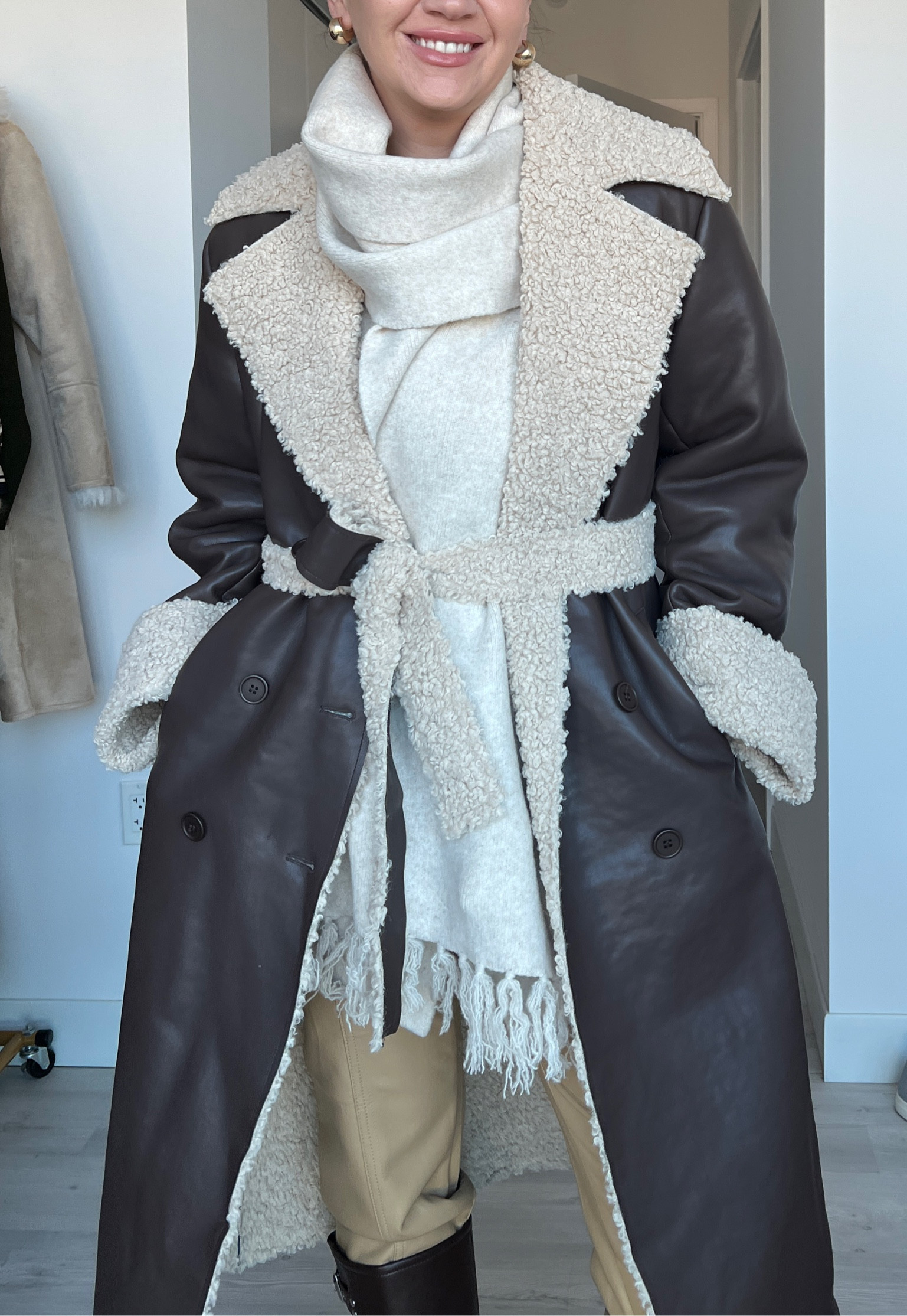 5/25 A neutral faux leather look 🤎🎞️☕️

#LTKFindsUnder50 #LTKMidsize #LTKHoliday