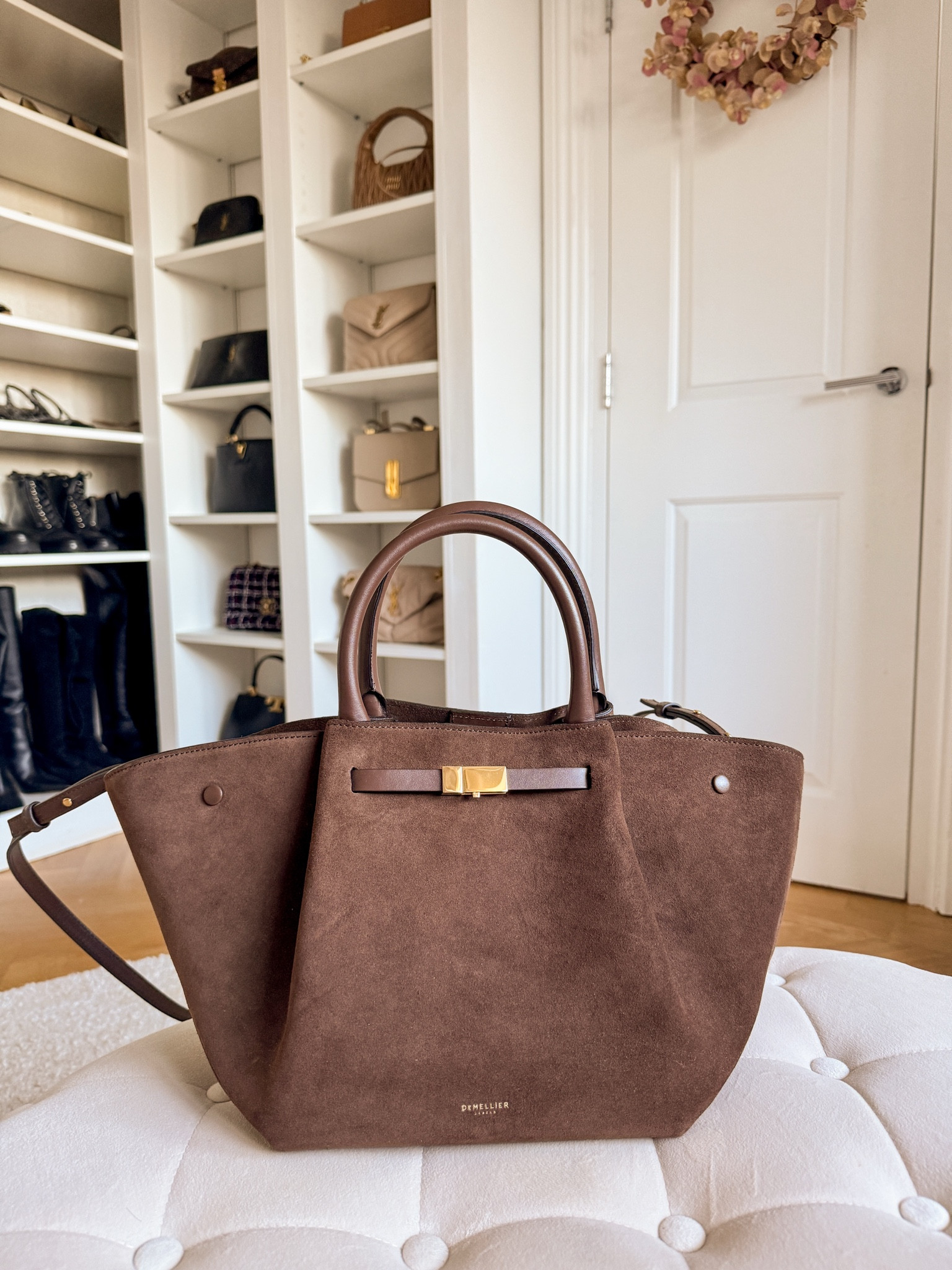 Last chance for the sitewide discount on Demellier! ❤️ My New York Midi tote is the perfect go anywhere style!