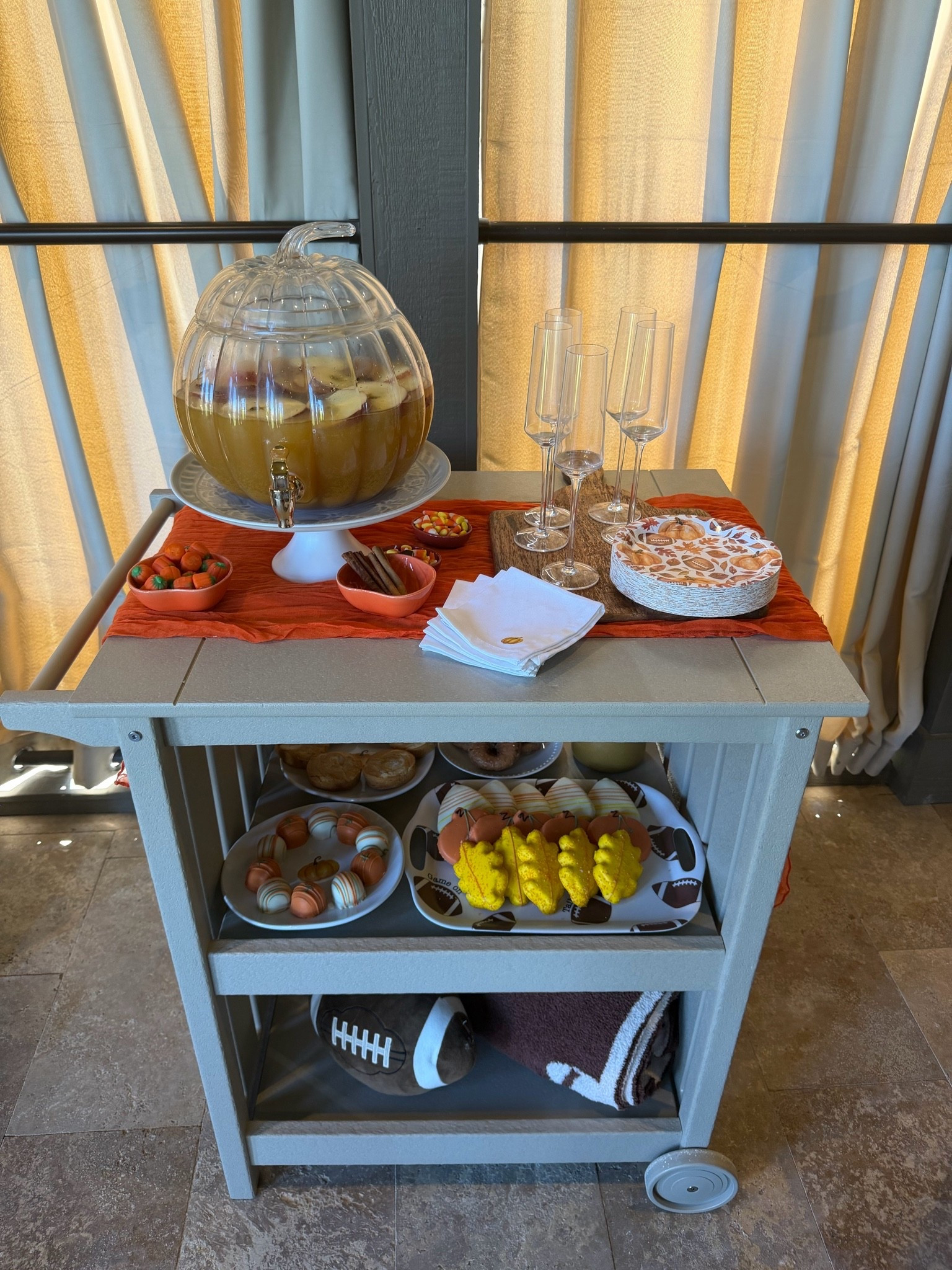 Obsessed with my Polywood Vineyard Bar cart! I will be using this year round! 🍂🍁🎃