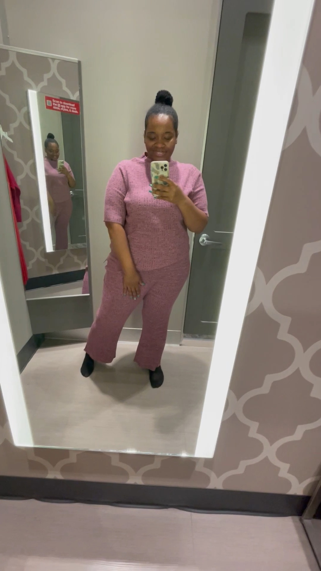 #ltkcurves #ltkstyletip #loungeset #ltkunder50

Super comfy coordinated set from Target. Perfect to lounge in or wear as an outfit !

#LTKSeasonal #LTKsalealert #LTKCyberweek