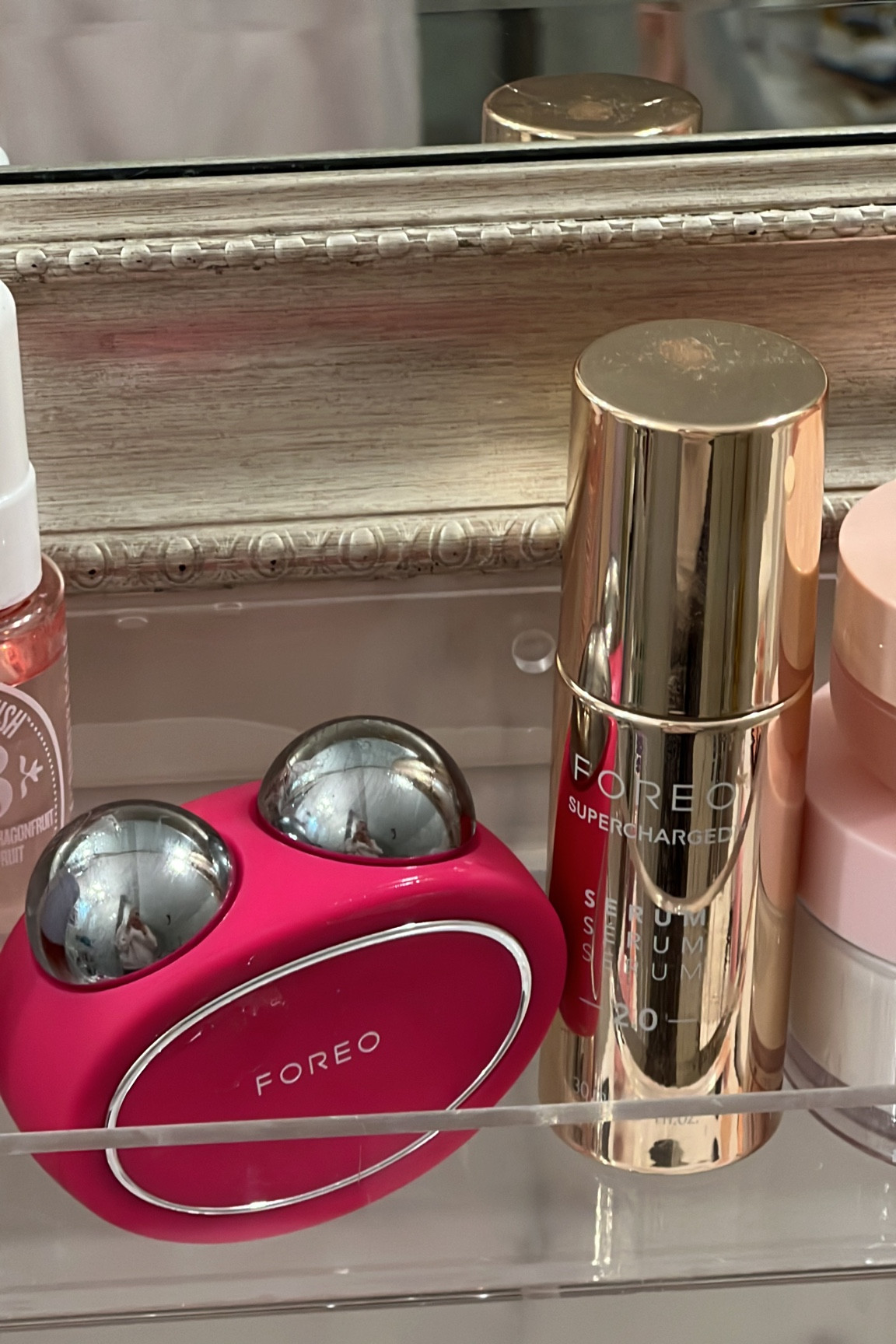 Foreo faves💕💘🧴
@foreo#skincare#skin#divice#skintreatment#serumm

#LTKCyberWeek #LTKGiftGuide #LTKHoliday