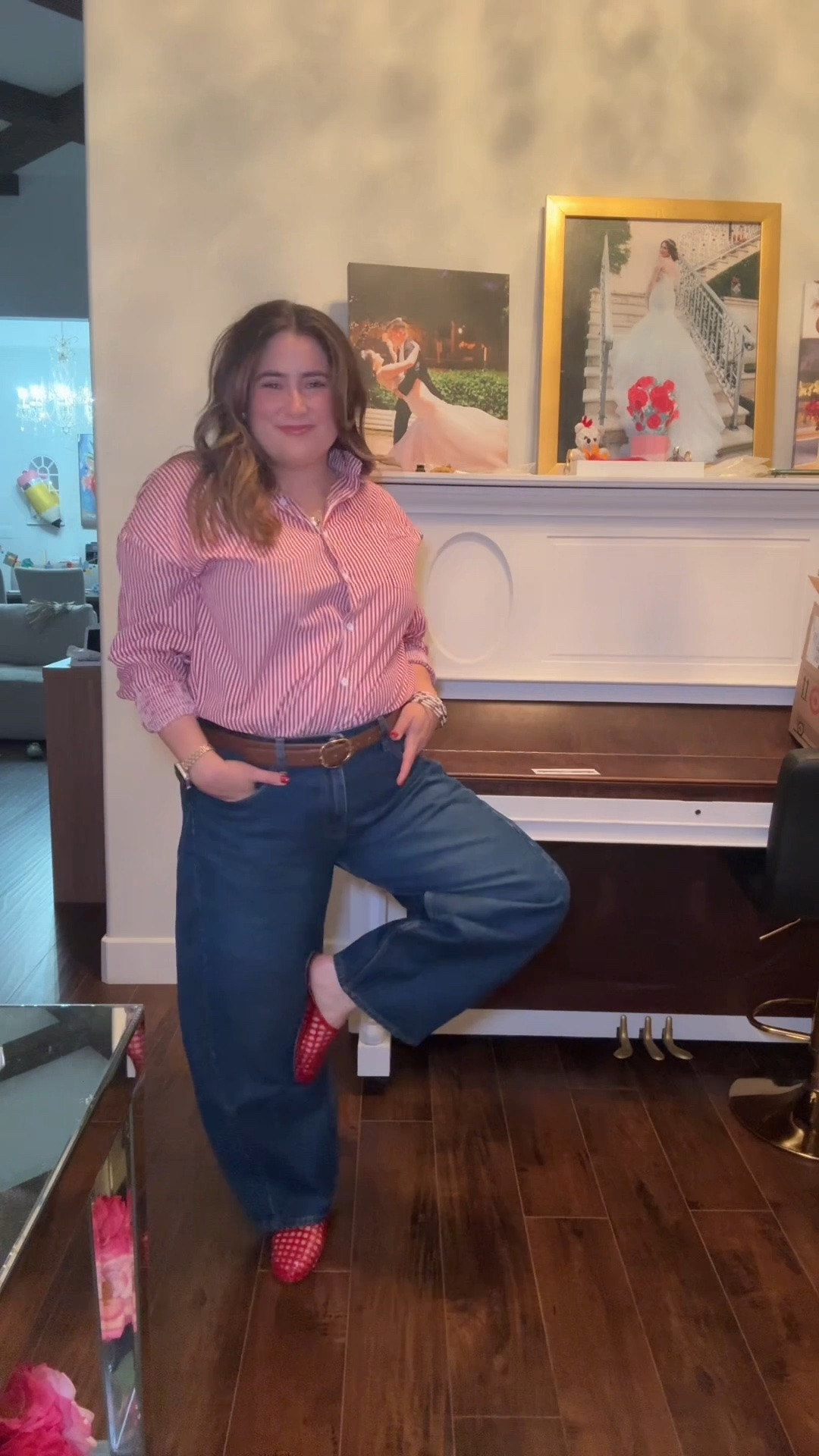 Finally tried out barrel jeans! I’m a big fan 🥹 I’m unsure if I should have gone with the ‘short’ version of these- what do you think? #abercrombiebarreljeans #abercrombie #midsizejeans #size33 #teacherootd workwear, casual outfit, working mom, work outfit

#LTKmomlife #LTKmorningroutine #LTKdayinmylife