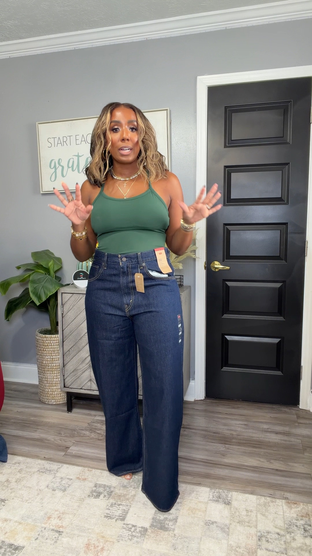 FINAL DAY OF PRIME DAY and I had to show you guys this second pair of denim Levi jeans I received from amazon. DONT WALK, RUN to get this and add them to your denim collection #denim #levi #ootd @levi