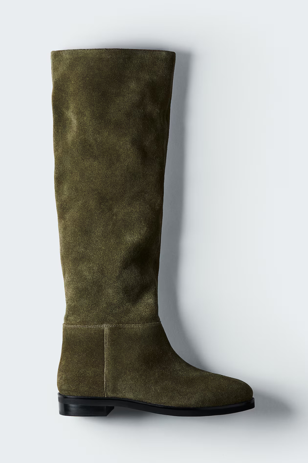 Knee-high suede boots | H&M (UK, MY, IN, SG, PH, TW, HK)