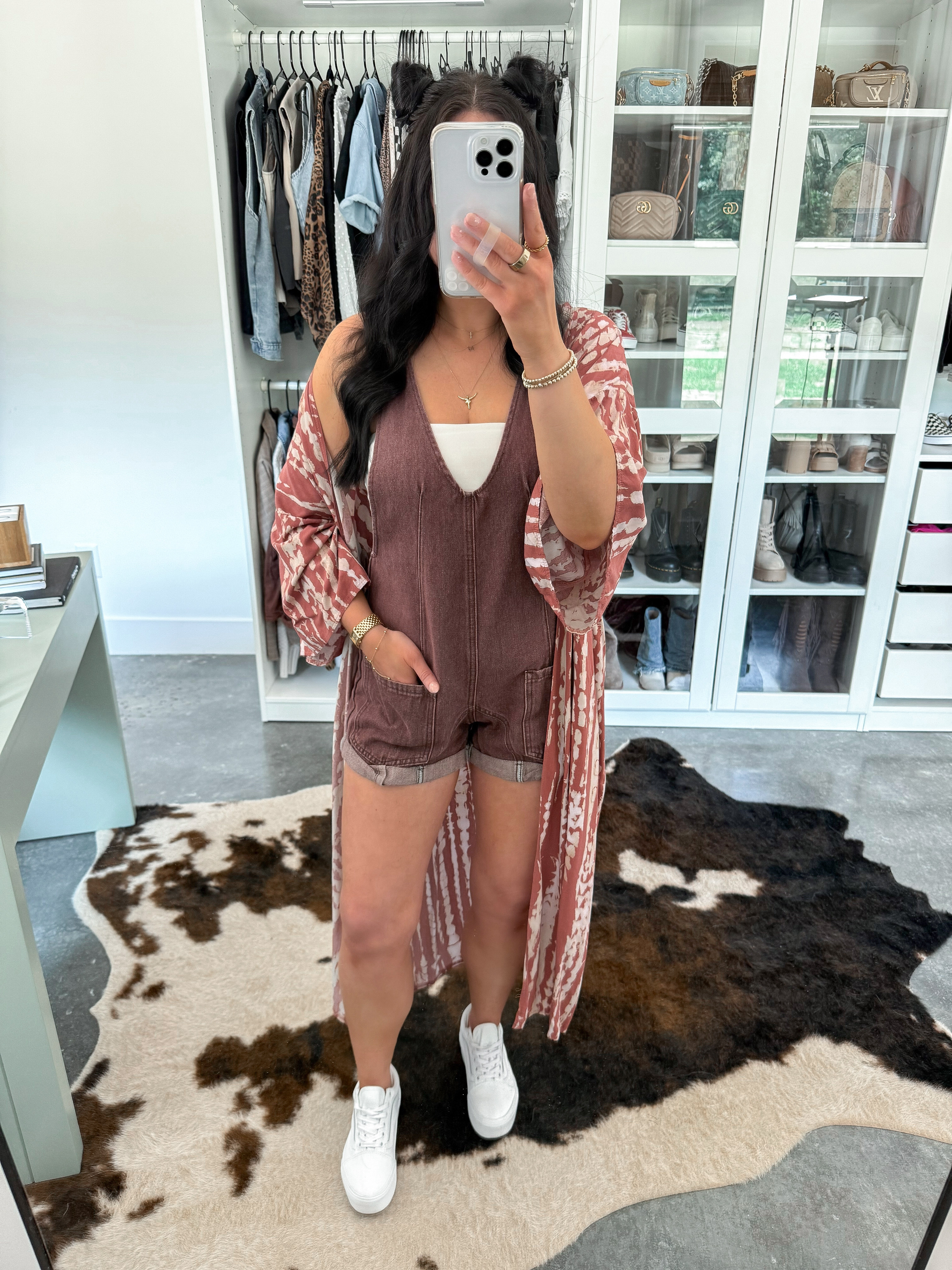 Tube Top - small
Kimono - one size (rust color)
Denim Romper - xs

Love this tie dye kimono paired with this brown / burgundy denim romper! I added this white tube top underneath for some coverage & finished the look with my white platform vans sneakers for the perfect casual look. 🤍

 

 #LTKFindsUnder50 #LTKFindsUnder100 #LTKStyleTip