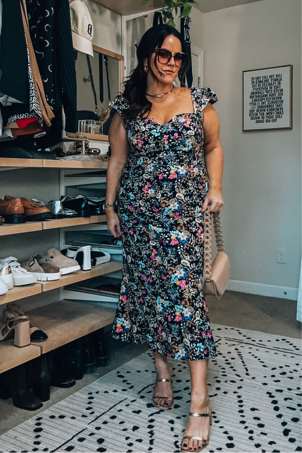 Midsize wedding guest dress -fall dress 
This stunning midi dress is such an awesome material and has great stretch wearing a large 


#LTKwedding #LTKSeasonal #LTKmidsize