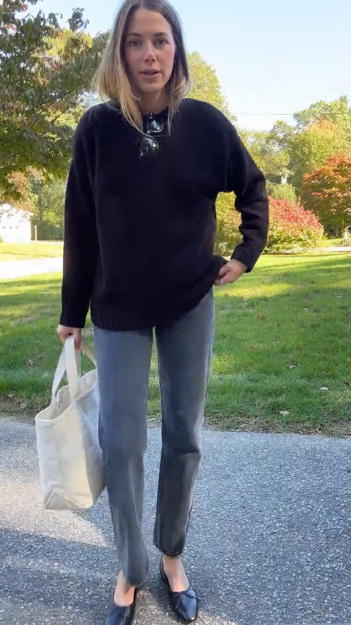 Sweater is an oversized fit. I’m in a small
Denim is TTS, this exact wash is from a few years ago and no longer available, but linked an almost identical one in this same style.
Flats are TTS, but if you have wider feet I would go 1/2 size up.

#LTKFindsUnder100 #LTKSeasonal #LTKStyleTip