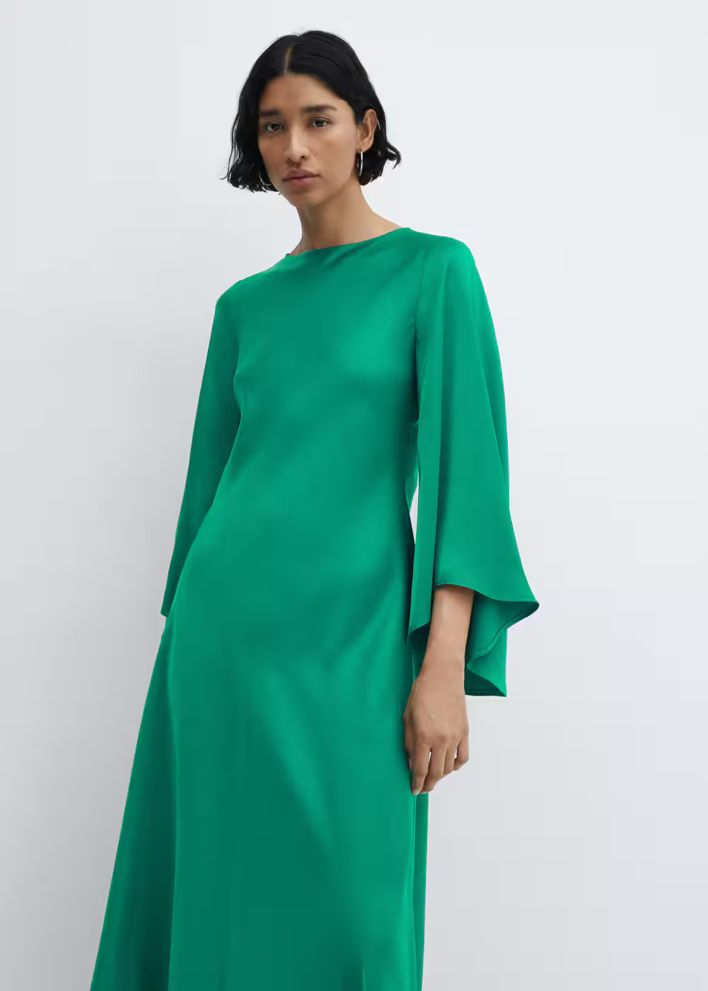 Satiniertes kleid mit trompetenärmeln -  Damen | Mango Deutschland | MANGO (DE)
