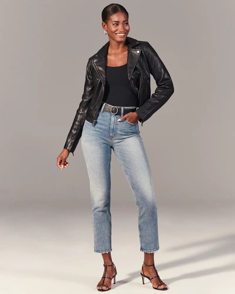 Curve Love Ultra High Rise Ankle Straight Jeans | Abercrombie & Fitch US & UK