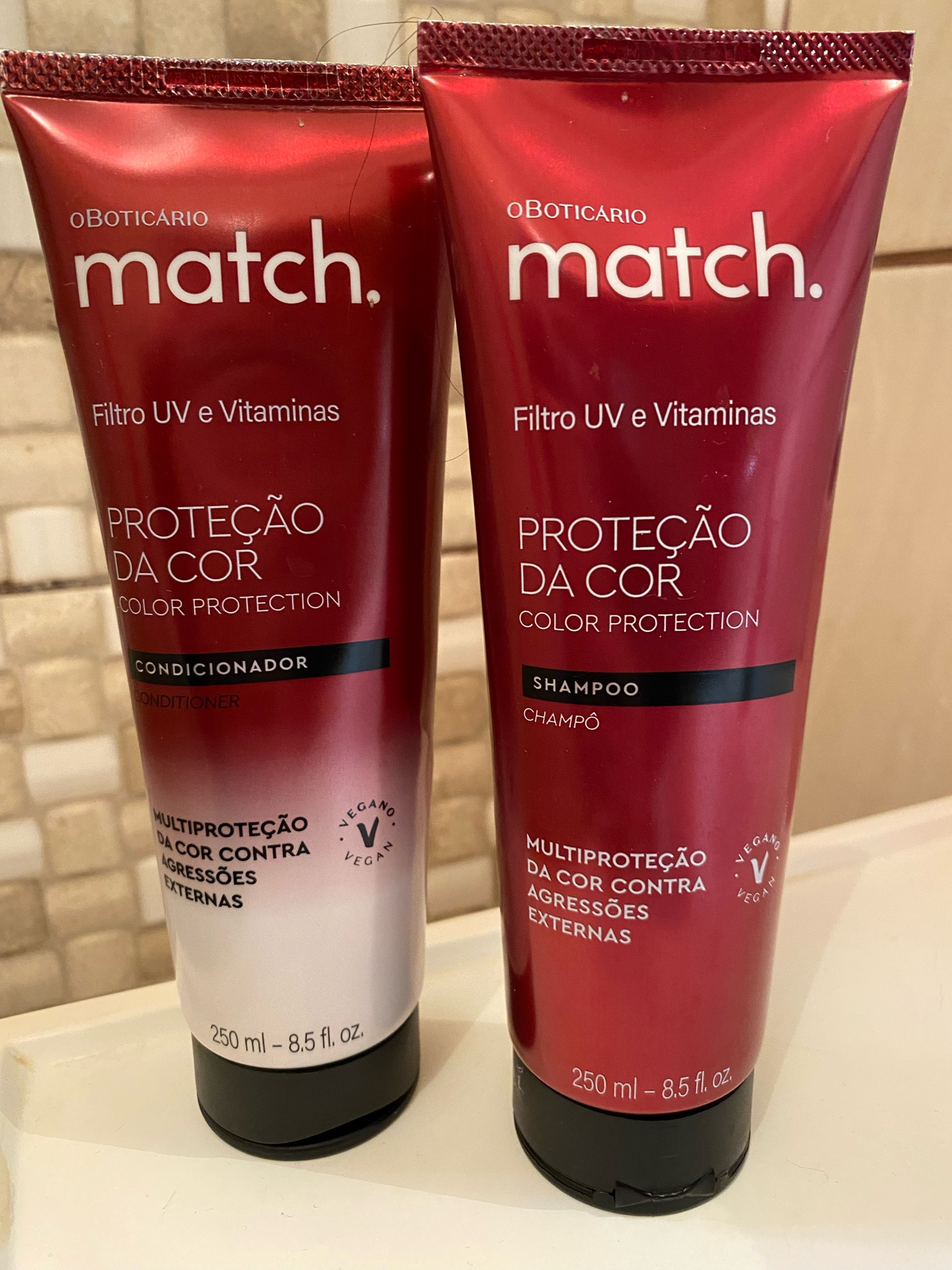 Pra quem ama um shampoo e condicionador bom e muito cheiroso indico esse aqui 🫶🏼🛍️ Gente ele é maravilhoso e deixa o cabelo super macio e perfumado além de manter a cor da coloração 😱 

#LTKGiftGuide #LTKbeauty #LTKSeasonal