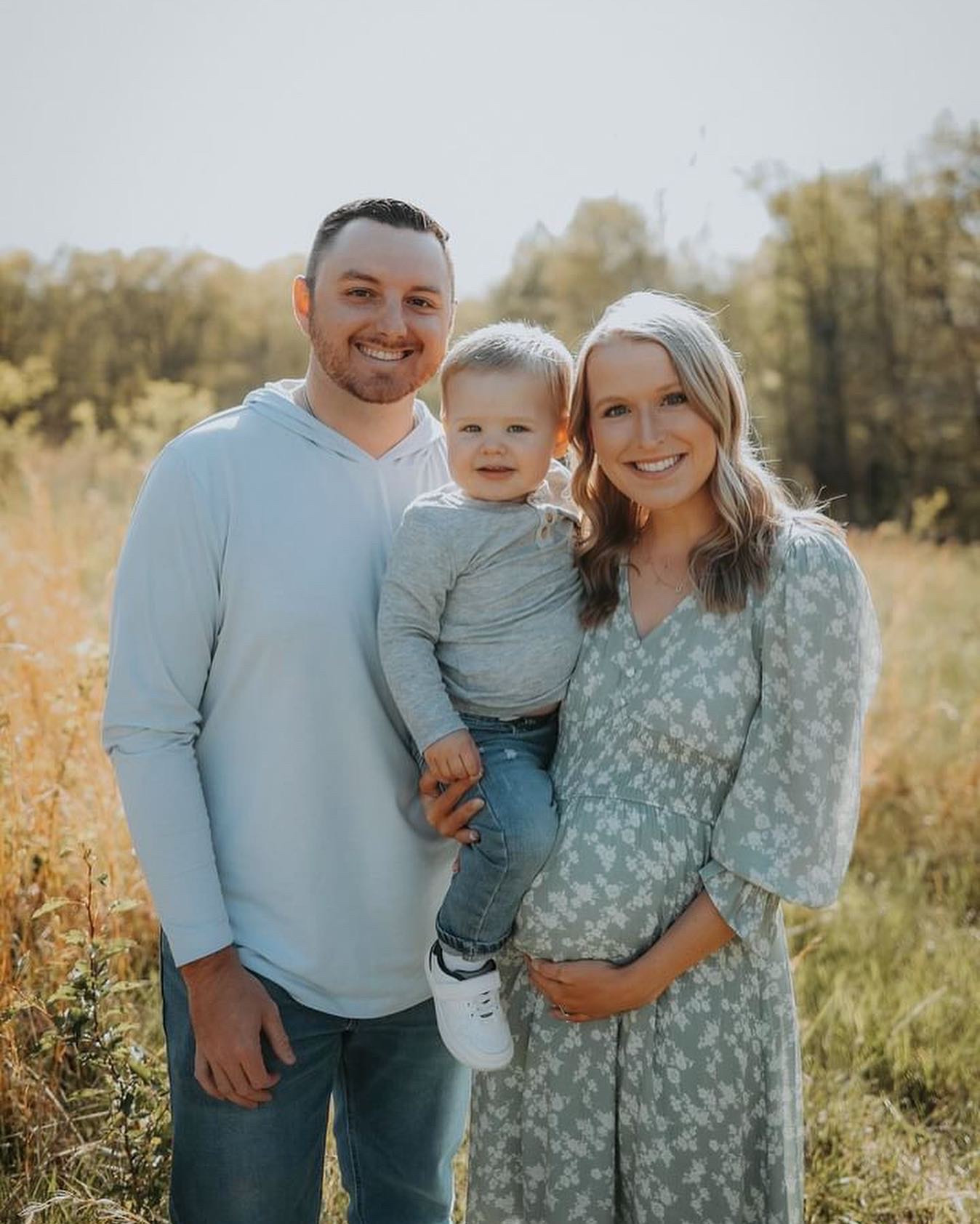 Family / Maternity picture outfit inspo ✨

#LTKkids #LTKbump #LTKfamily