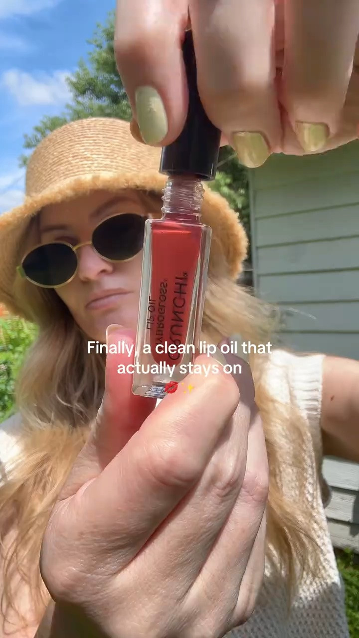We finally have a clean lip oil that lasts @Crunchi 

Clean Beauty, Crunchi makeup, Crunchy Mom’s, nontoxic beauty, nontoxic living, clean beauty reviews, lip oil, lips, summer lip, no makeup makeup

#LTKBeauty #LTKgrwm #LTKootd