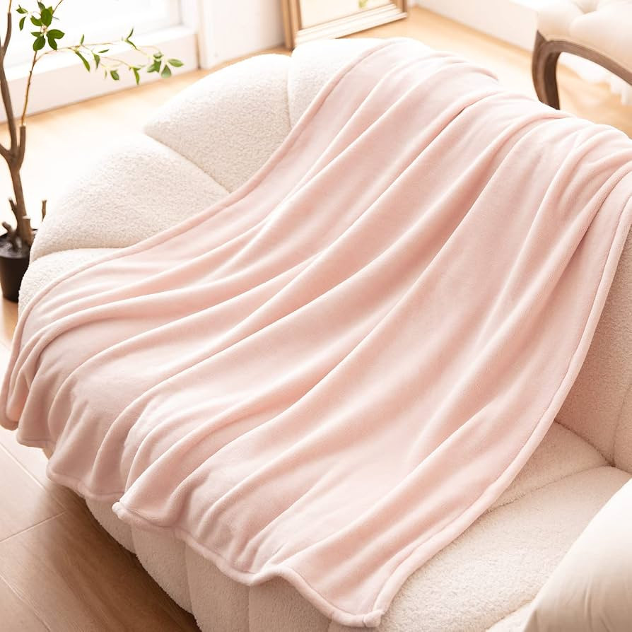 Bertte Fleece Throw Blanket Super Soft Cozy Warm Lightweight Throw for Sofa Couch Luxury Decorati... | Amazon (US)