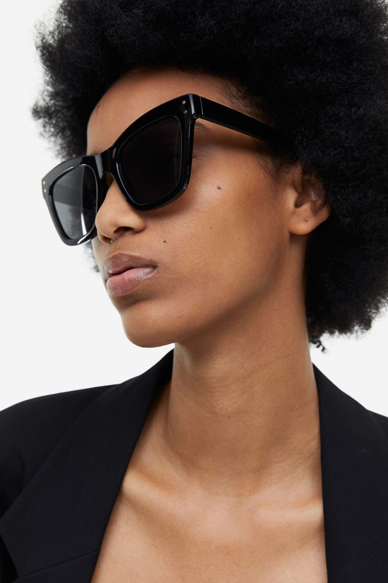 Cat-eye sunglasses | H&M (UK, MY, IN, SG, PH, TW, HK)