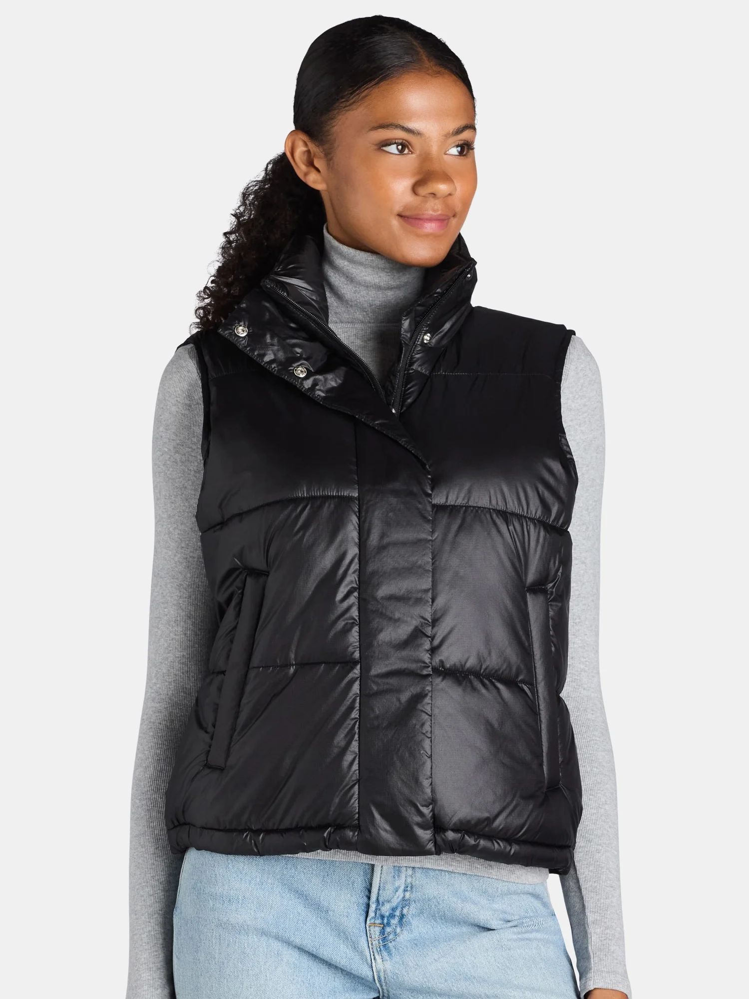 Ozark Trail Women's and Women’s Plus Sporty Puffer Vest, Size XS-1X | Walmart (US)