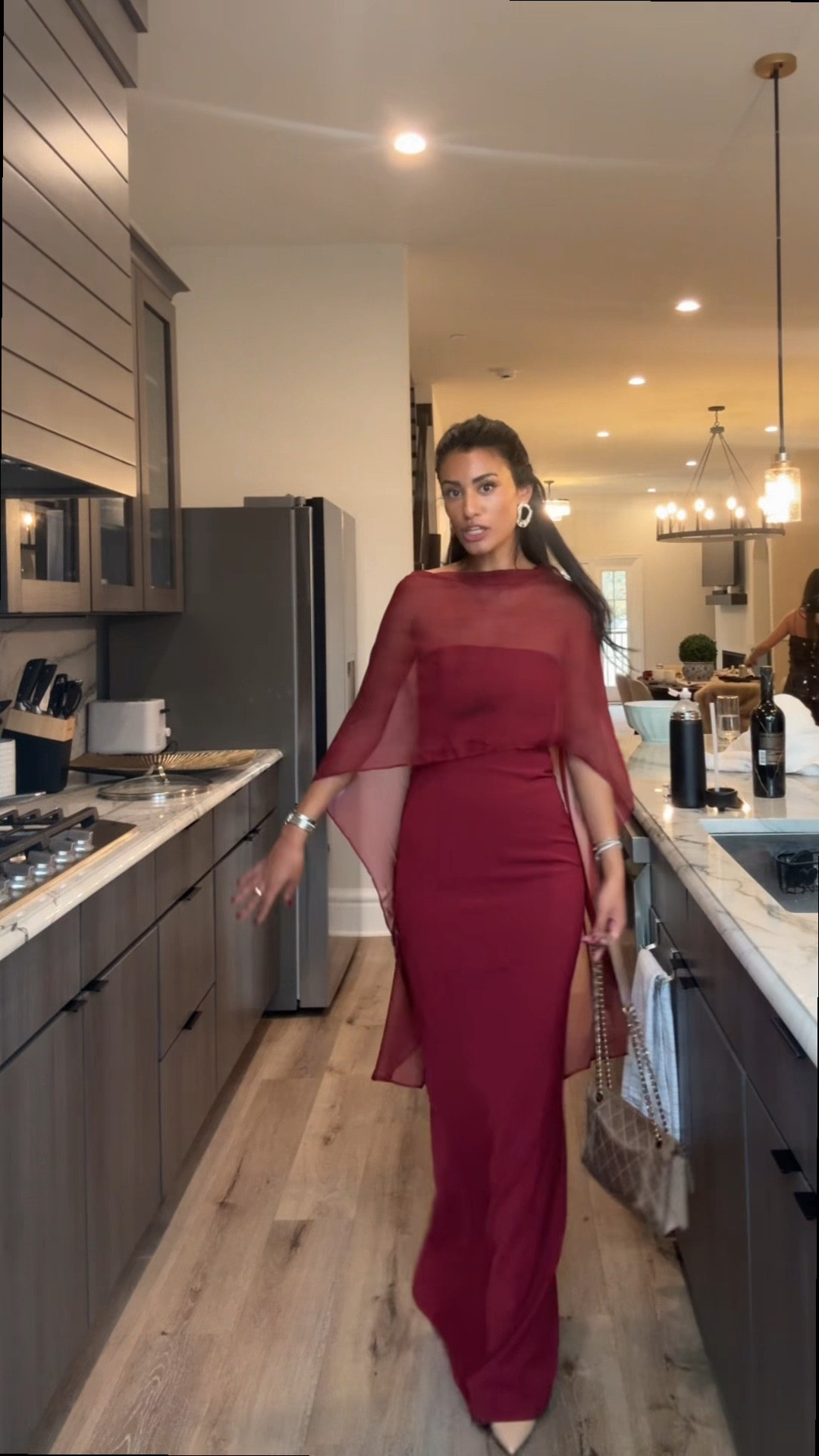 Burgundy fall wedding guest dress #fallweddingguest #weddingguest #blacktie