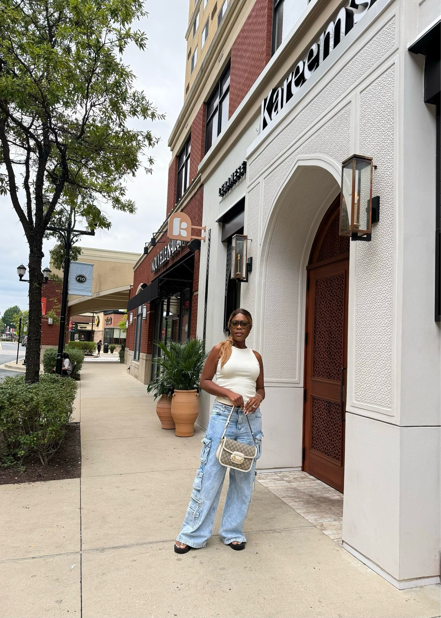 A lil casual ootd. Old cargo jeans from Gap

#LTKSeasonal #LTKMidsize