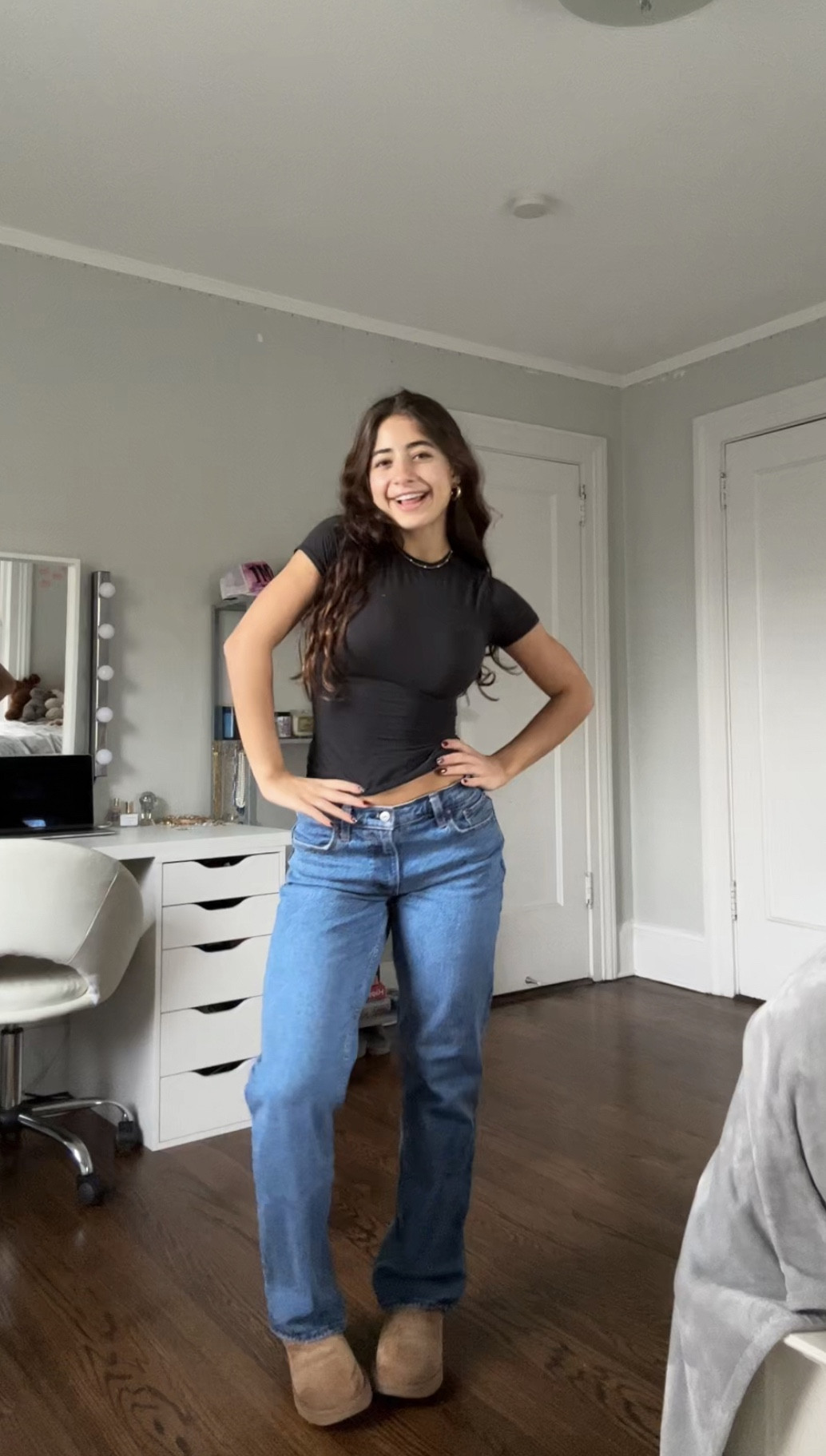 outfit from outfit inspo tiktok!
top: xs
jeans: 24
shoes: 8
