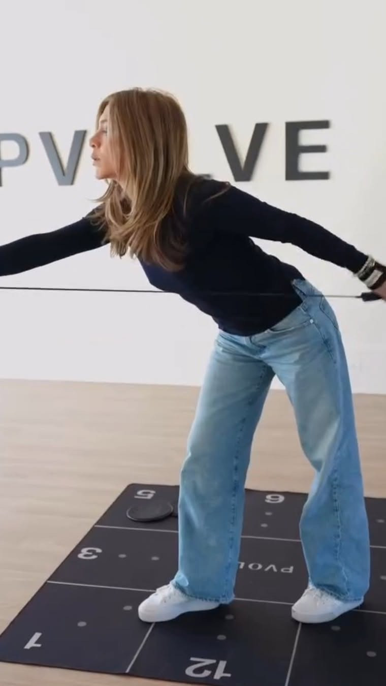 Restocked in a few sizes! Jennifer Aniston's fan favorite low rise wide leg jeans. I love the way they hang on the hips for a relaxed slouchy look ￼